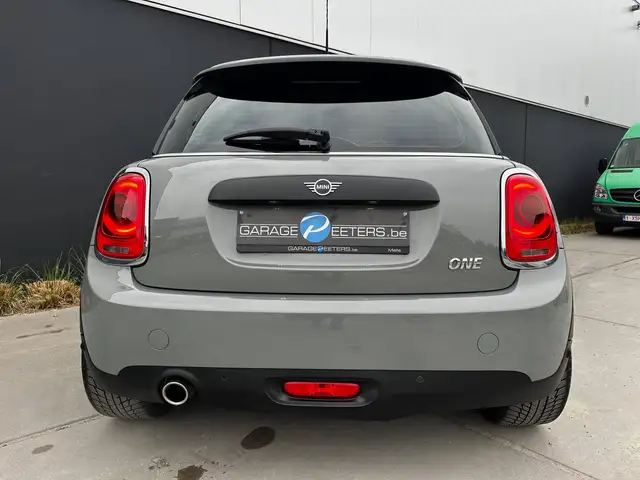 Mini Cooper Cooper view 6