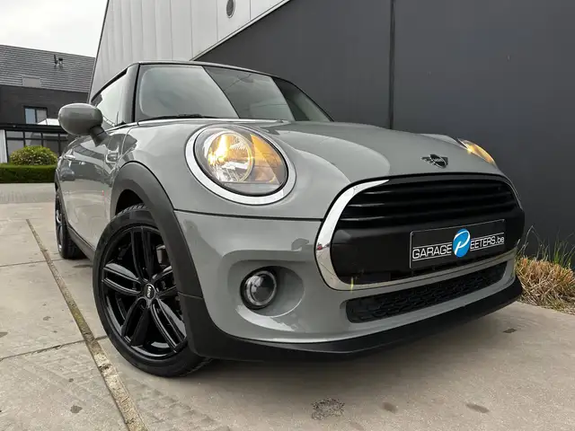 Mini Cooper Cooper view 5