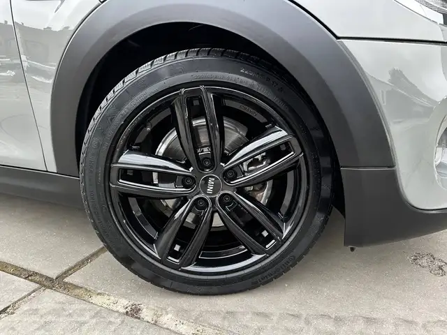 Mini Cooper Cooper view 9