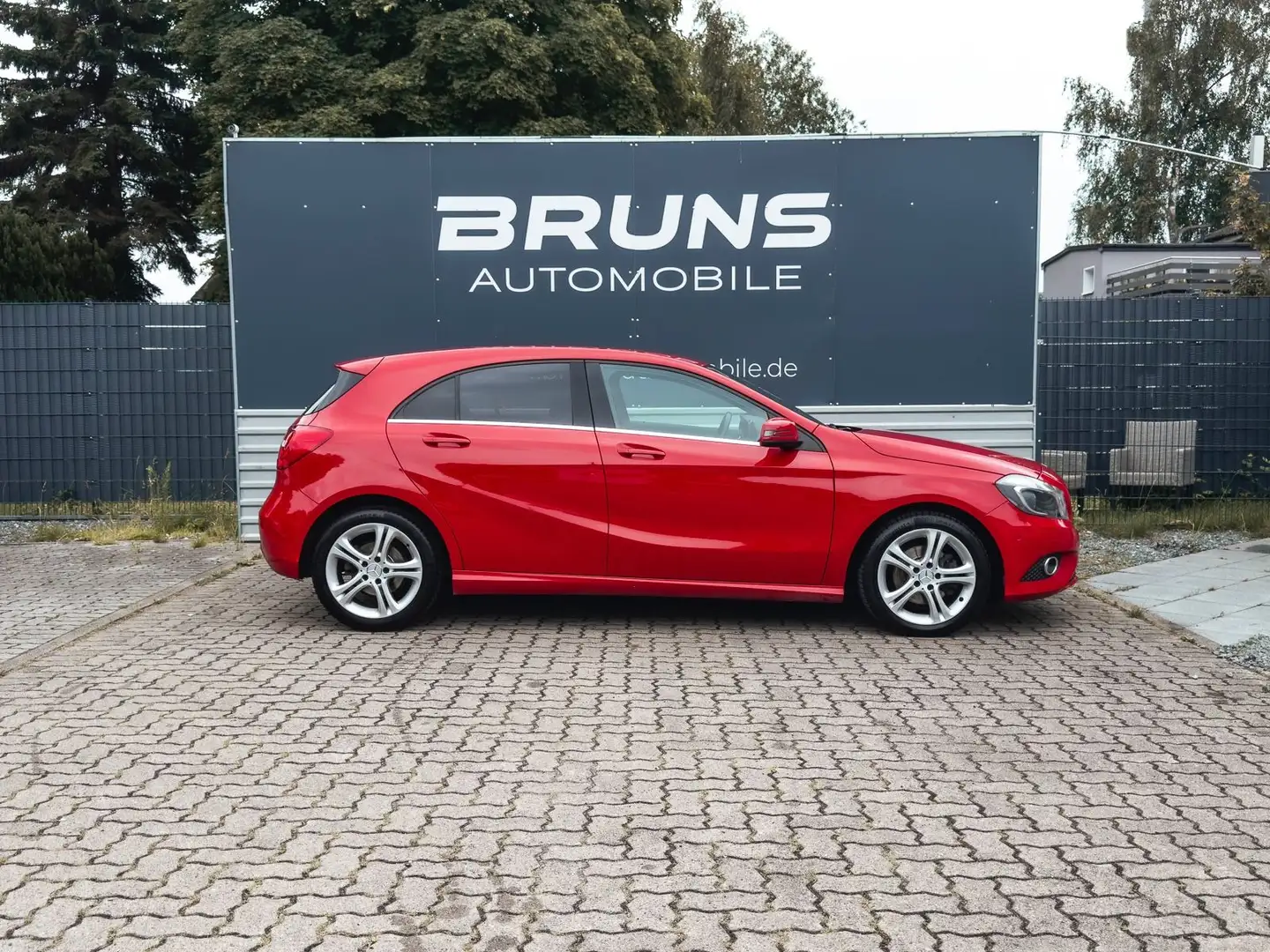 Mercedes-Benz A 180 BlueEfficiency Style Bi-Xenon Park-Assist. Rot - 2