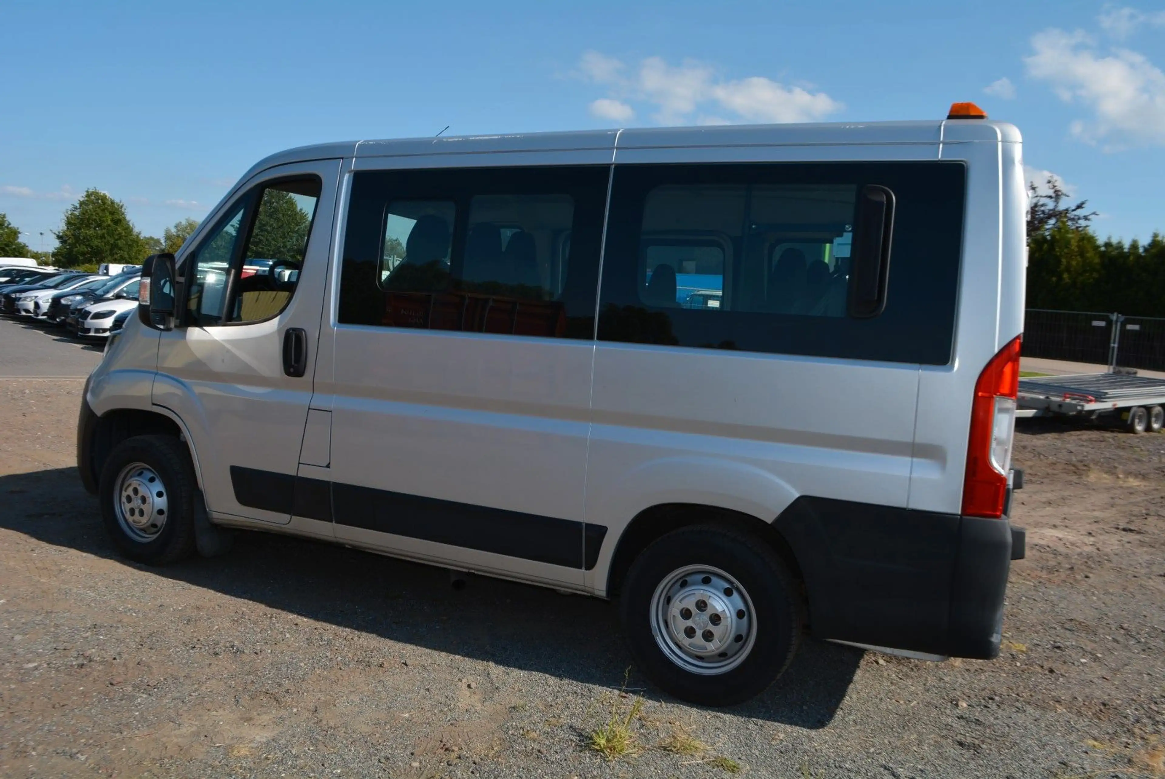Peugeot Boxer Kombi 330 L1H1 Blue-HDi 140+Rollstuhlrampe — photo 6