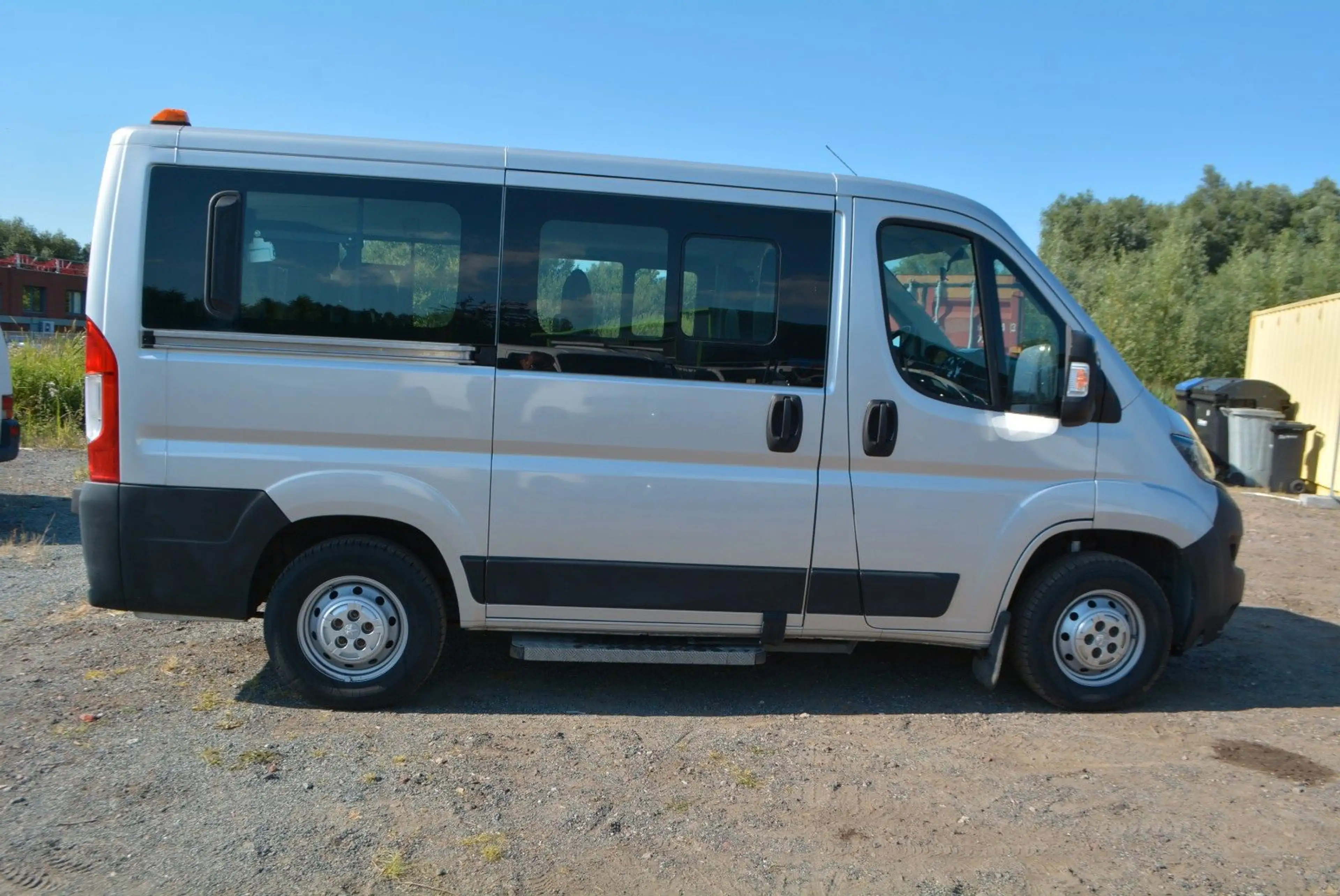 Peugeot Boxer Kombi 330 L1H1 Blue-HDi 140+Rollstuhlrampe — photo 14