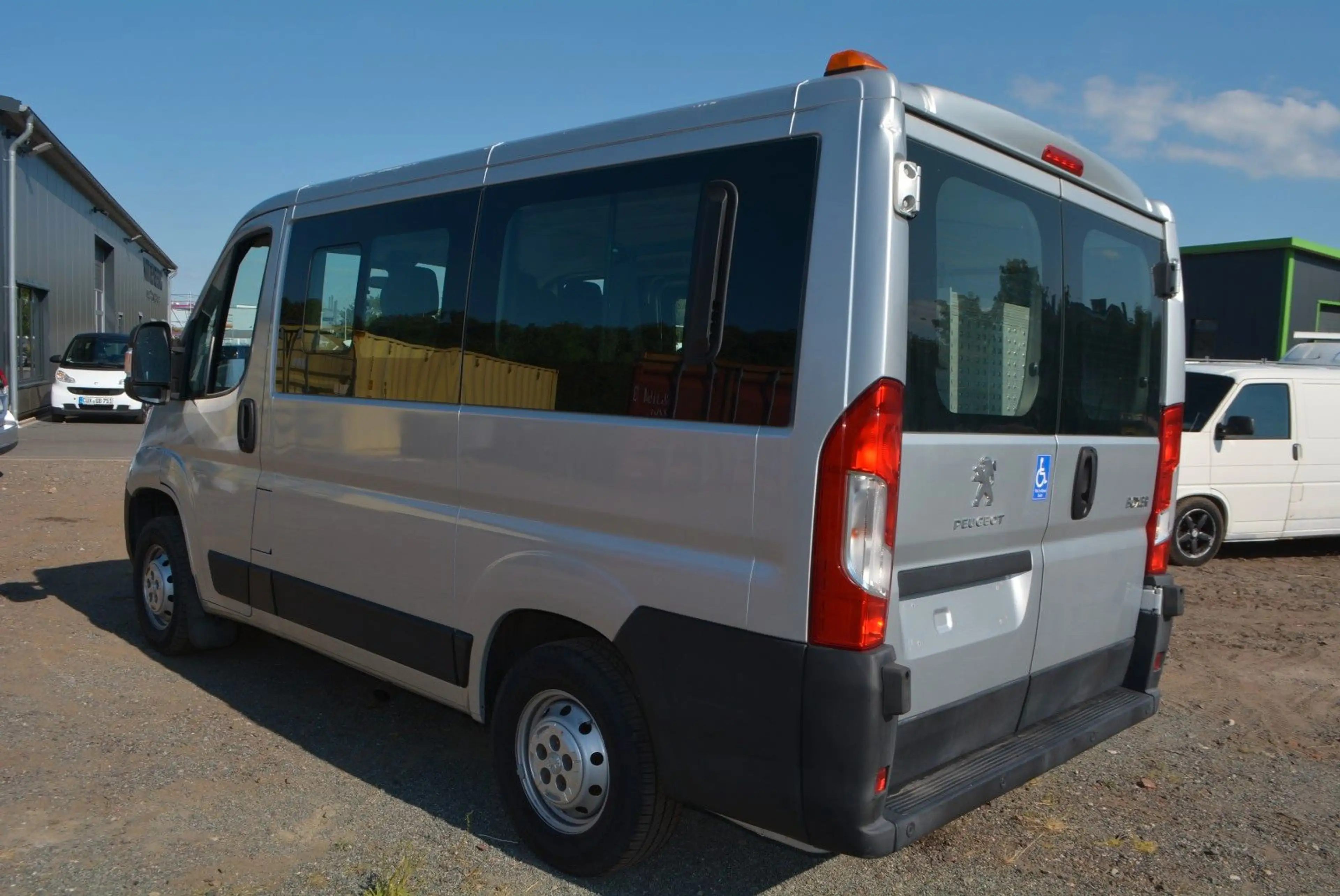 Peugeot Boxer Kombi 330 L1H1 Blue-HDi 140+Rollstuhlrampe — photo 7