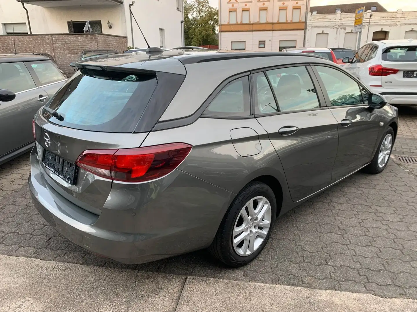 Opel Astra K 1.5 Sports Tourer Edition Grau - 1