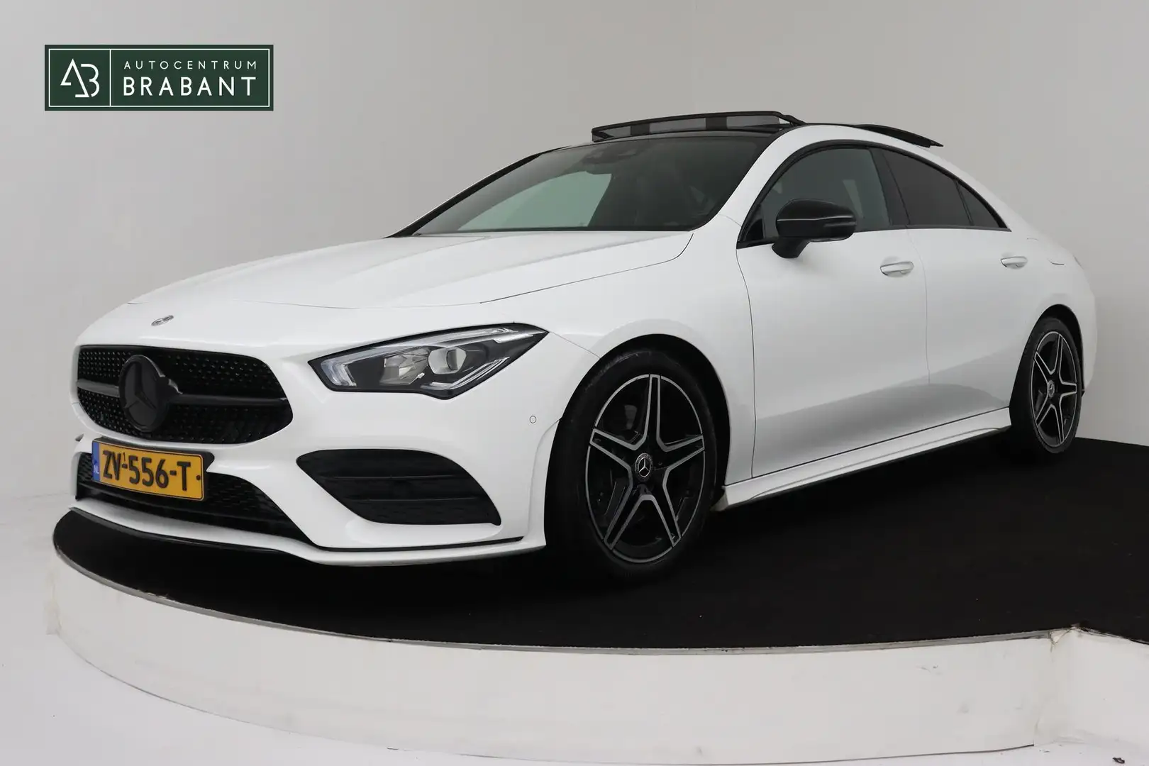 Mercedes-Benz CLA 200 Business Solution AMG (SFEERVERLICHTING, PANORAMAD Wit - 1