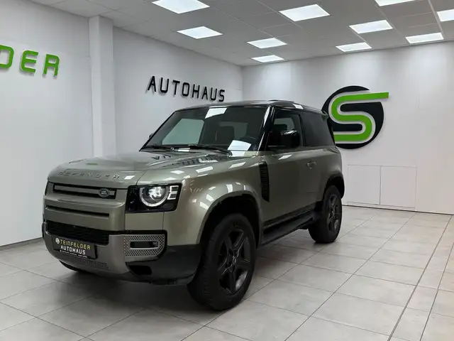 Land Rover Defender view 3