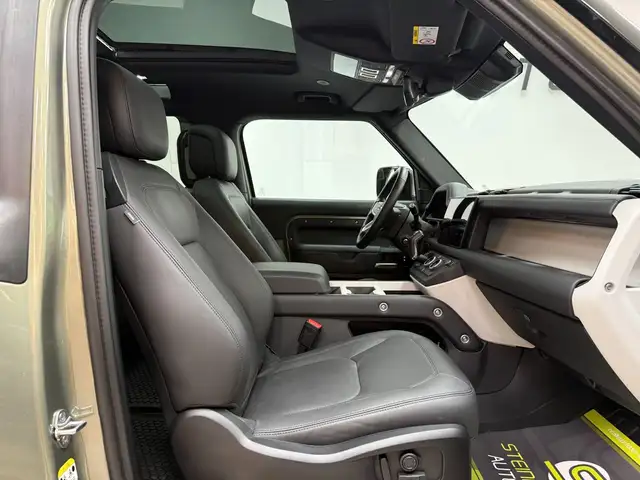 Land Rover Defender view 12