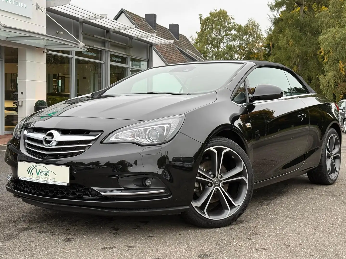 Opel Cascada 1.6 Turbo Ultimate*RFK*SHZ*Navi*wenigKm Schwarz - 2
