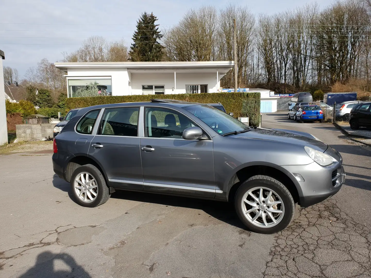 Porsche Cayenne S Tiptronic LEDER NAVI XENON AHK PDC D-FAHRZEUG Grau - 2