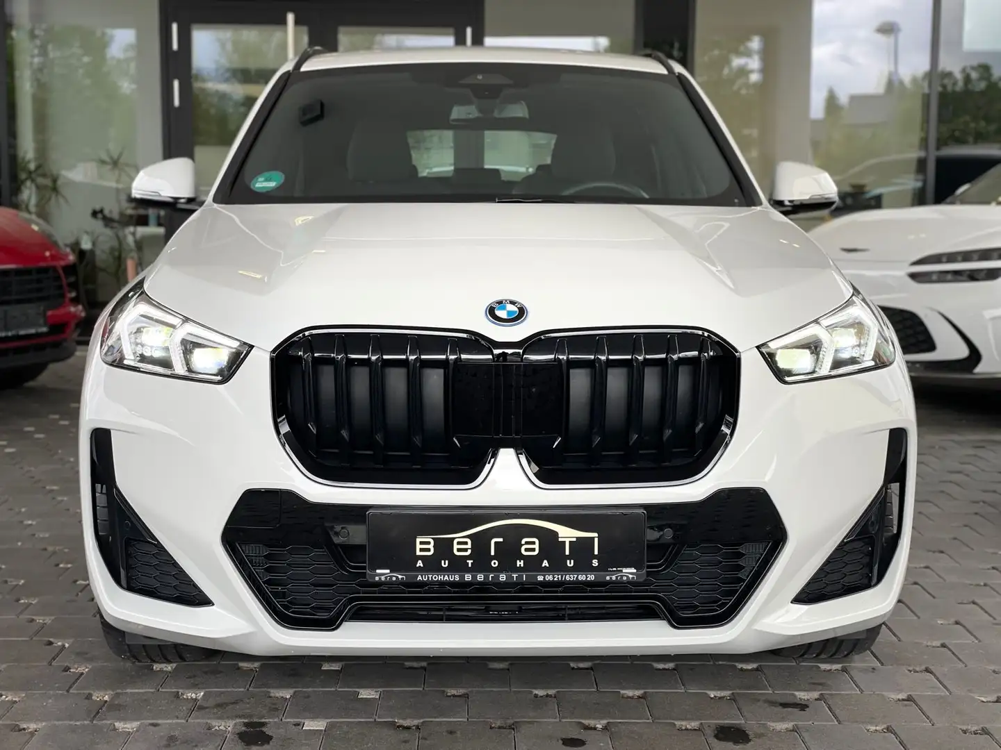 BMW X1 Baureihe X1 25 e xDrive M Sport White - 2