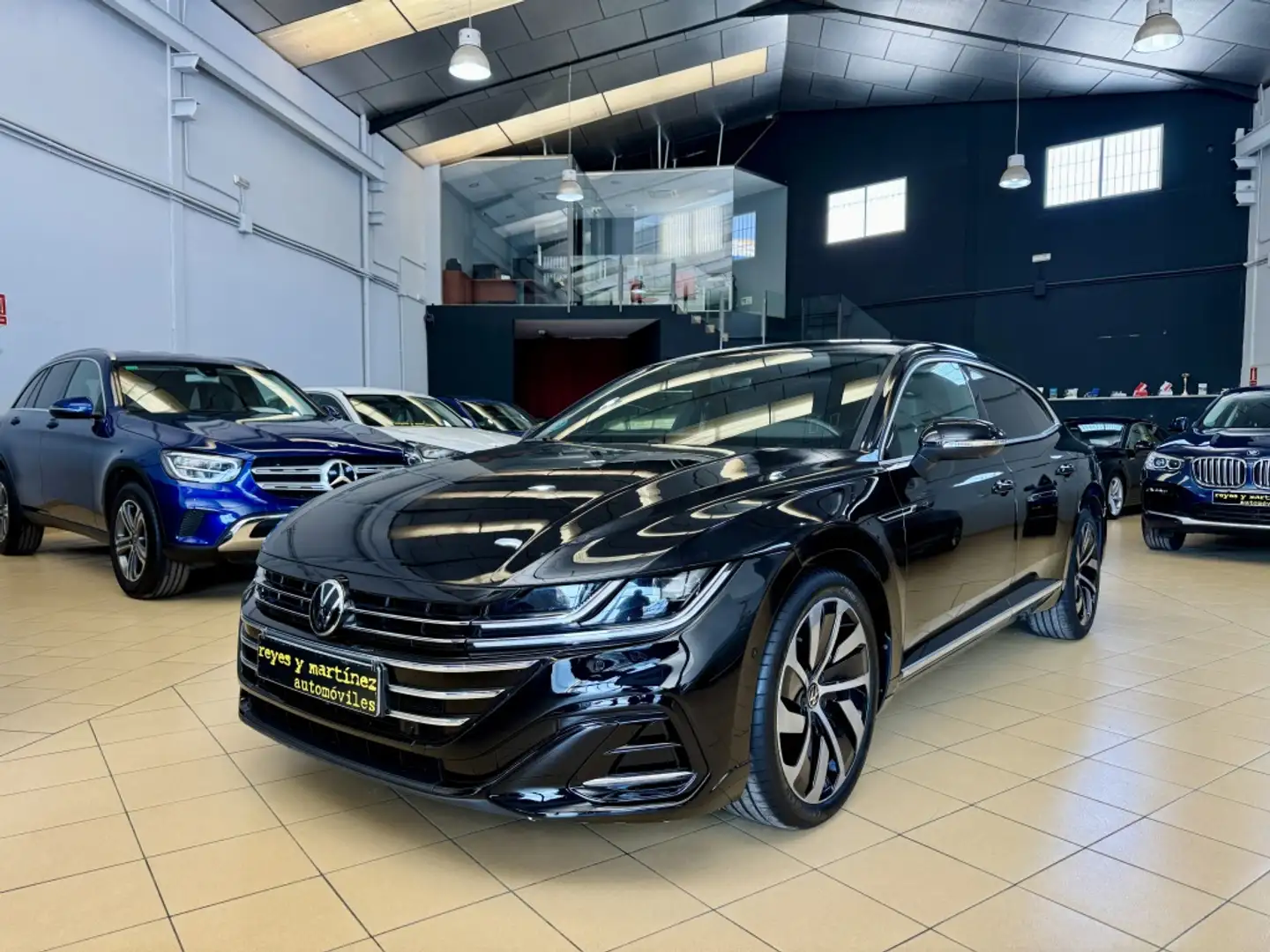 Volkswagen Arteon Shooting Brake 2.0TDI R-Line DSG7 110kW Negro - 1