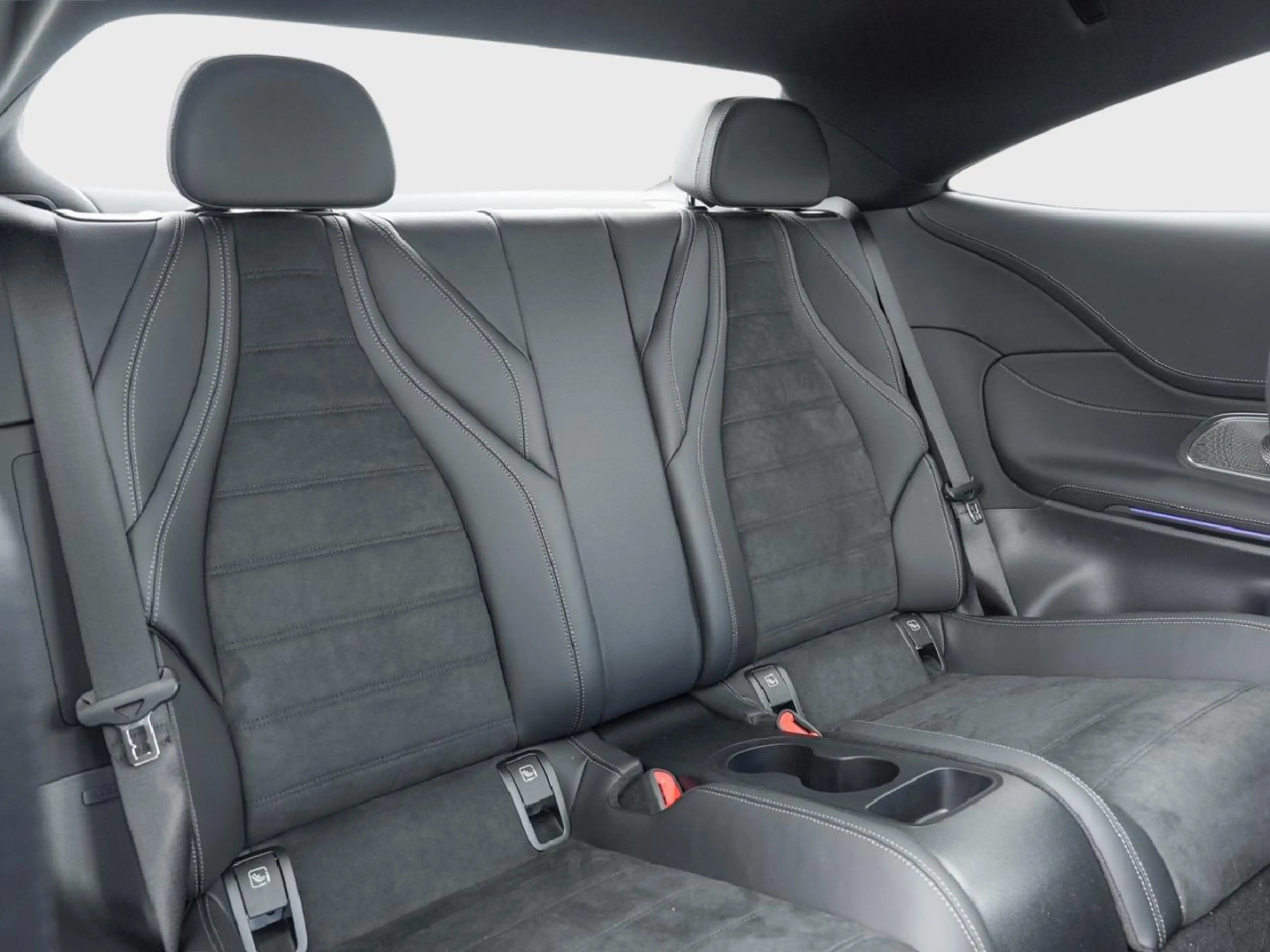 Mercedes-Benz CLE 220 d Coupé AMG Night Distronic Panorama 360° — photo 11