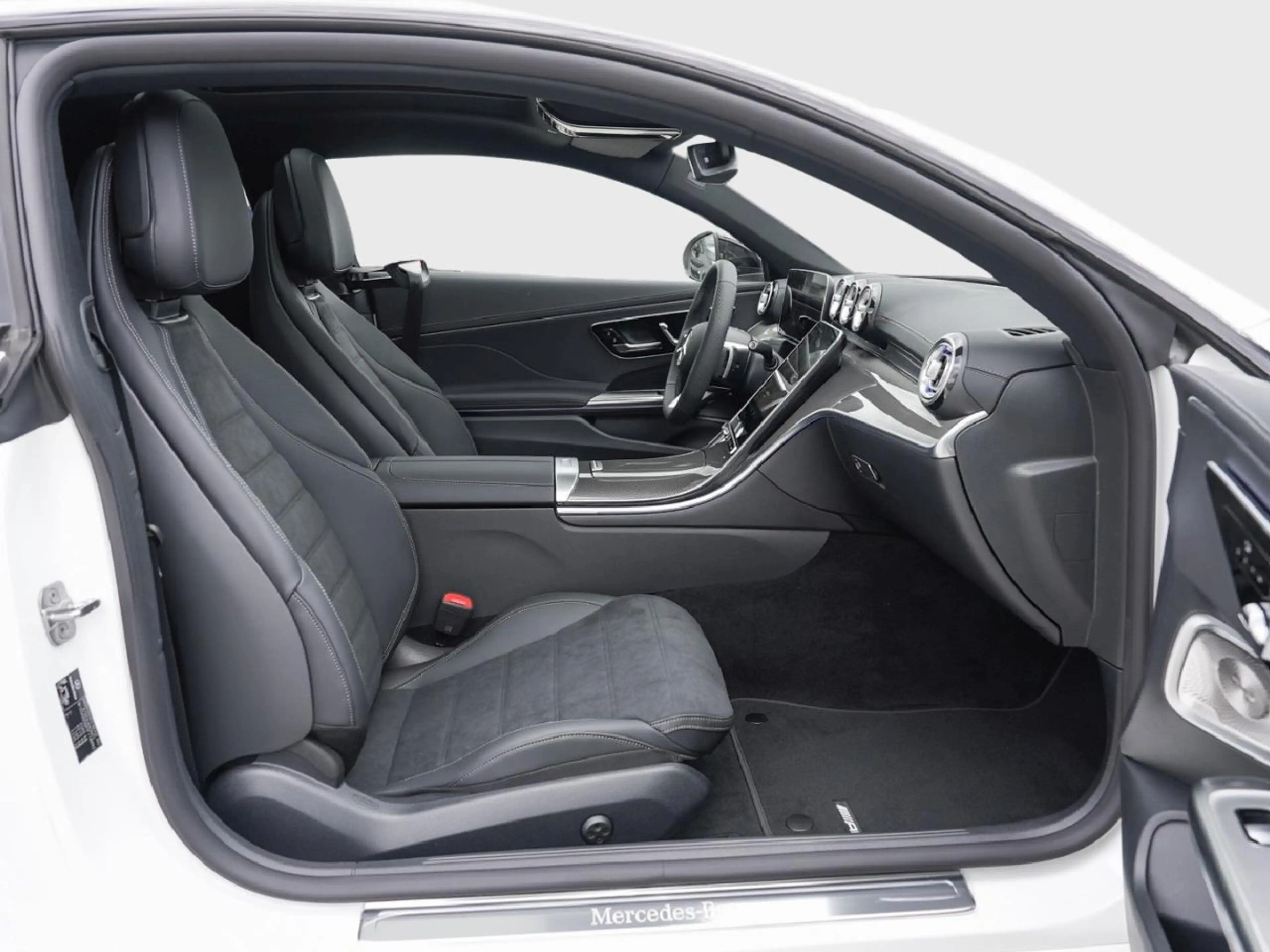 Mercedes-Benz CLE 220 d Coupé AMG Night Distronic Panorama 360° — photo 8