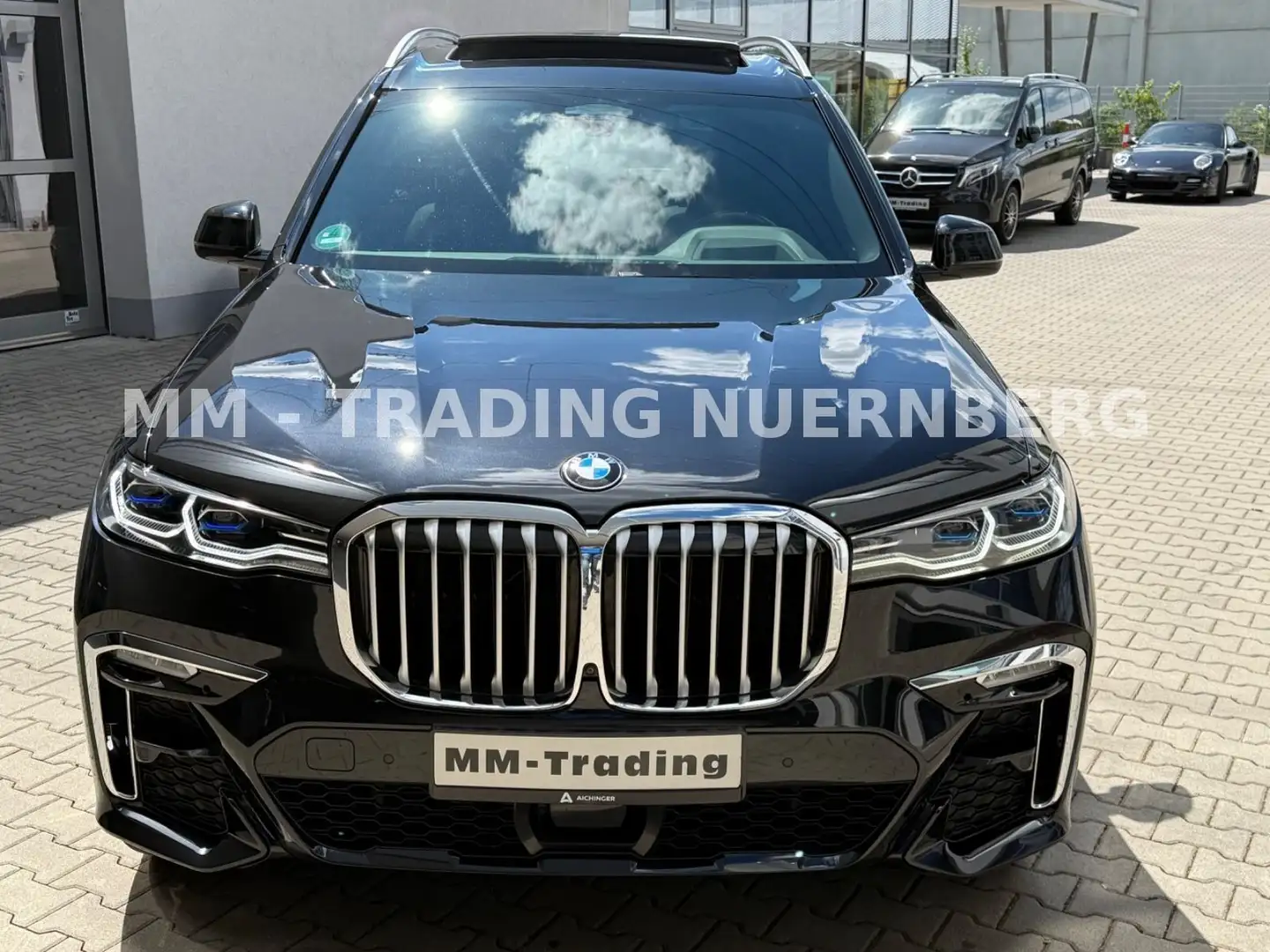 BMW X7 xDRIVE 40 i M SPORTPAKET-PANO-4ZONEN-22ZOLL Černá - 2