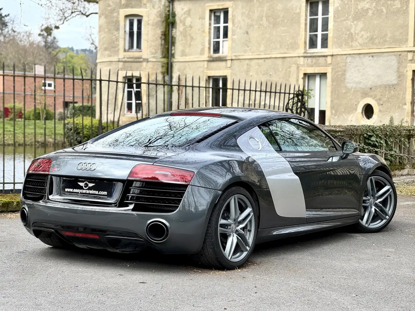 Audi R8 V10 Quattro 5.2 FSI COUPE Gris - 2