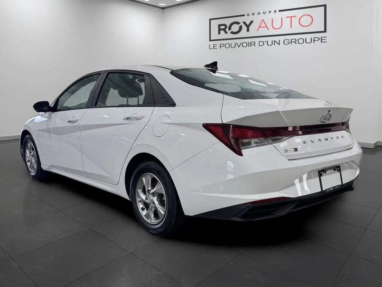 Hyundai ELANTRA снимка Hyundai ELANTRA