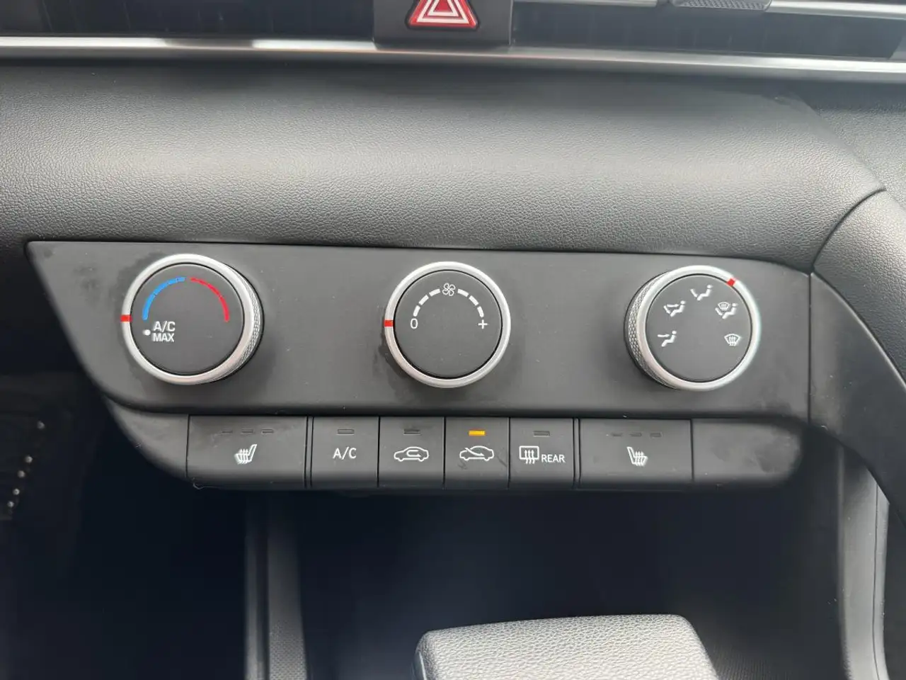 Hyundai ELANTRA снимка Hyundai ELANTRA