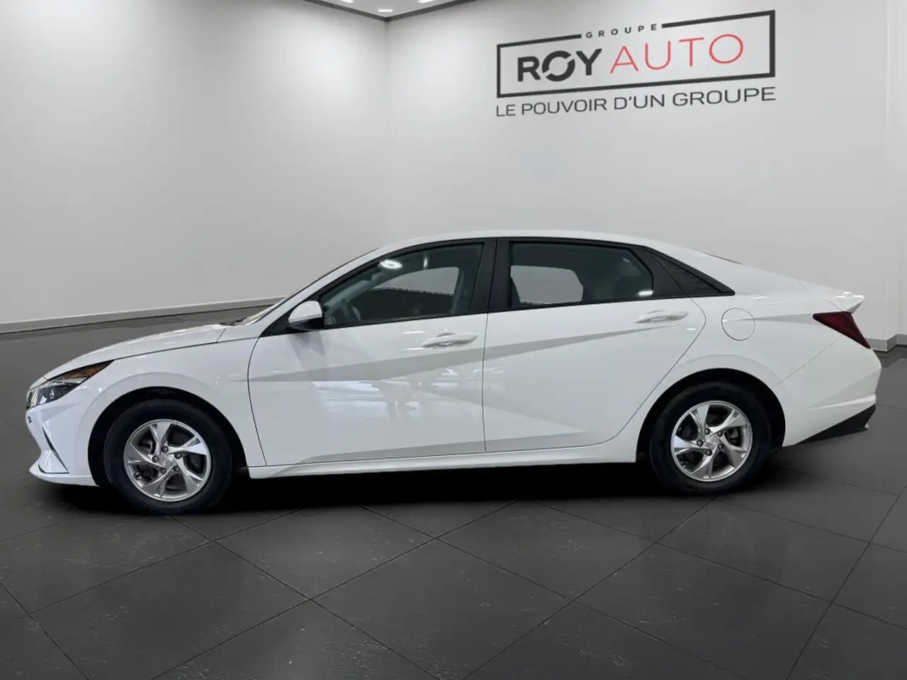 Hyundai ELANTRA снимка Hyundai ELANTRA
