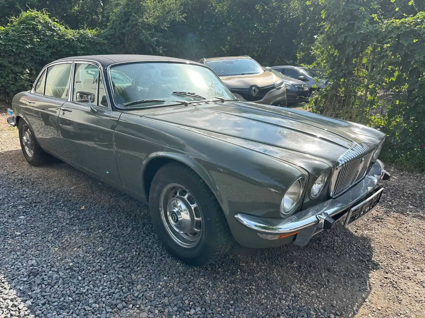 Jaguar Daimler DOUBLE SIX   V12 Grün - 2