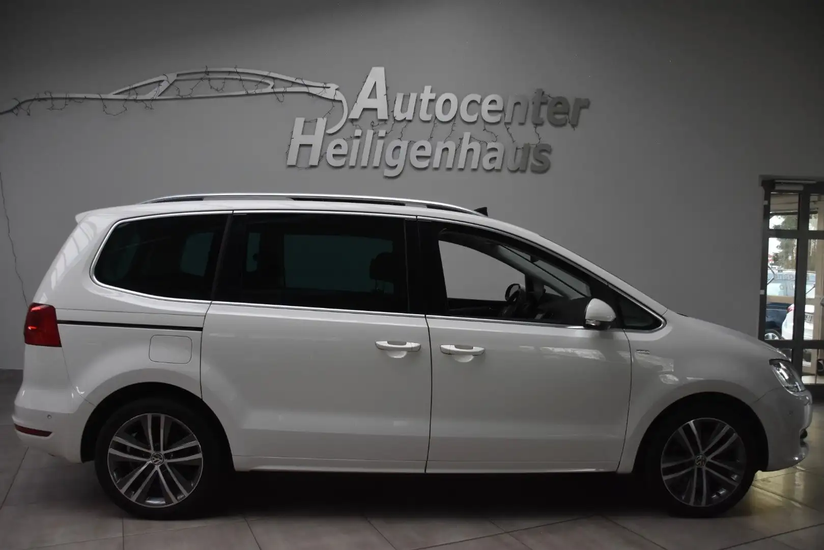 Volkswagen Sharan Life 2.0 TDI 4Mot Navi Kamera Pano 7-Sitz Weiß - 2