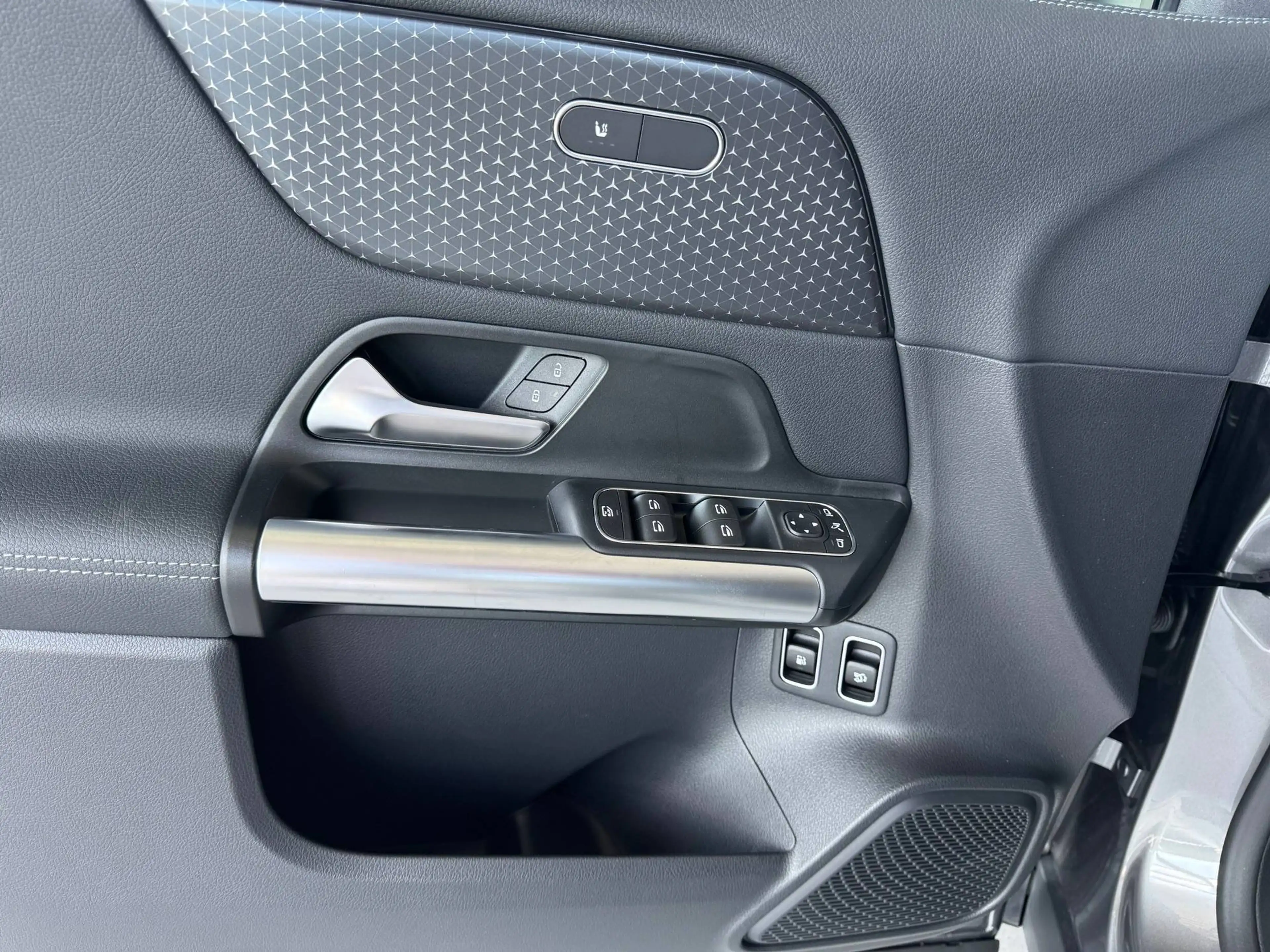 Mercedes-Benz GLA 250 e Hybrid Plug-In — photo 5