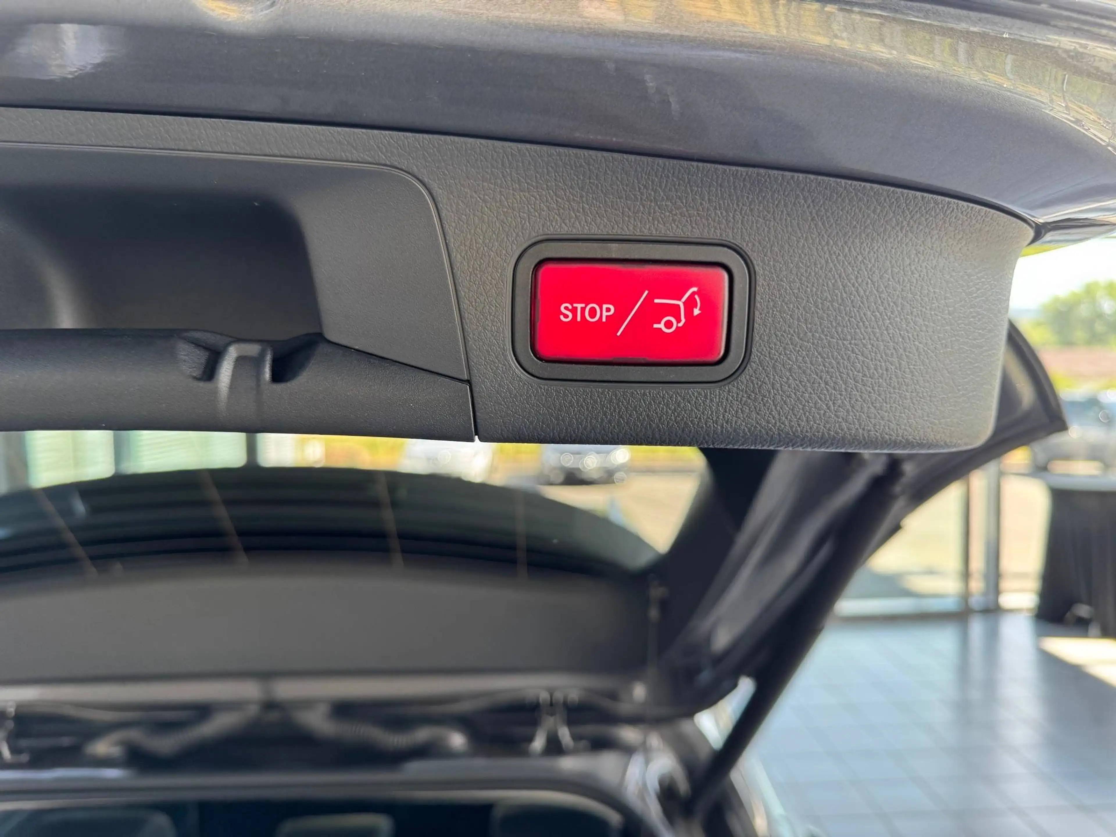 Mercedes-Benz GLA 250 e Hybrid Plug-In — photo 13