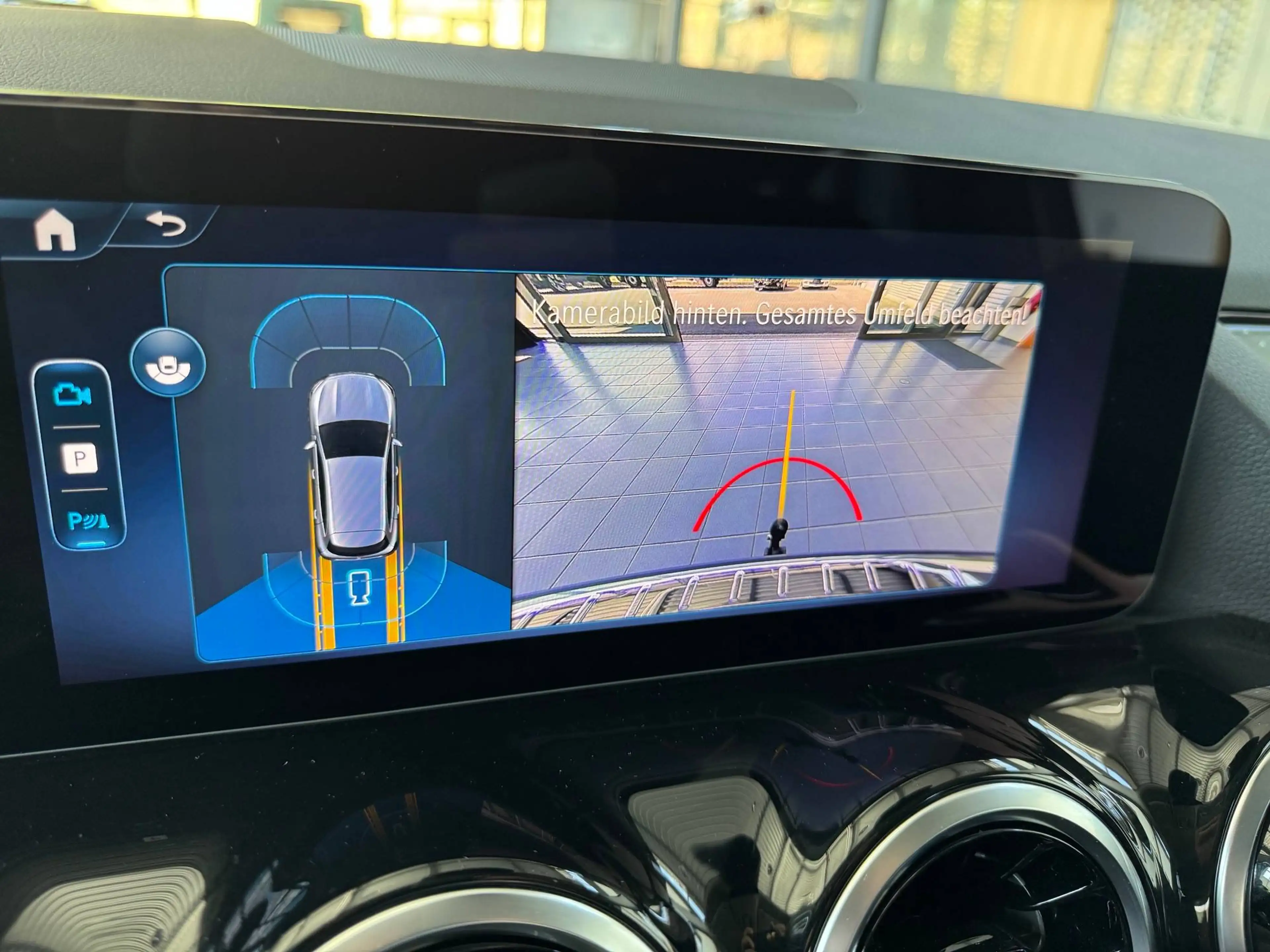 Mercedes-Benz GLA 250 e Hybrid Plug-In — photo 9