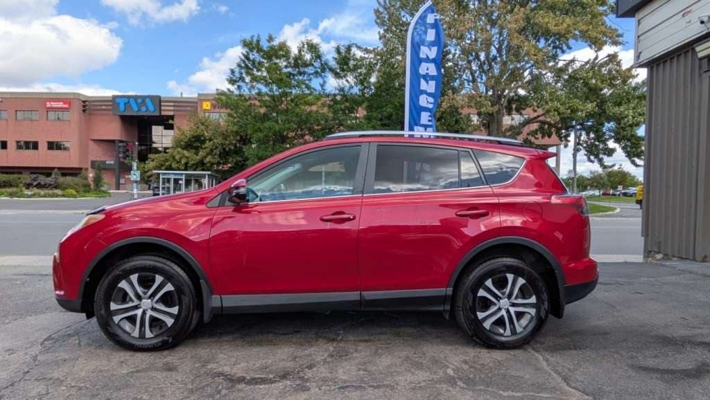 2016 Toyota RAV4 LE — снимка 1