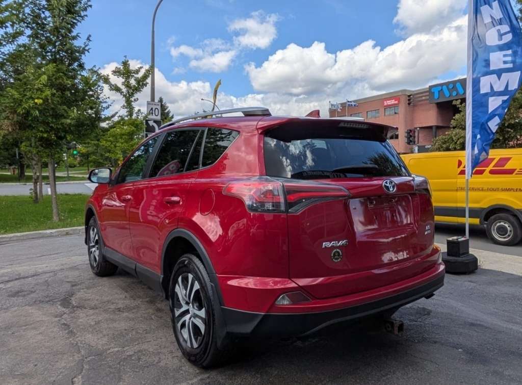2016 Toyota RAV4 LE — снимка 1