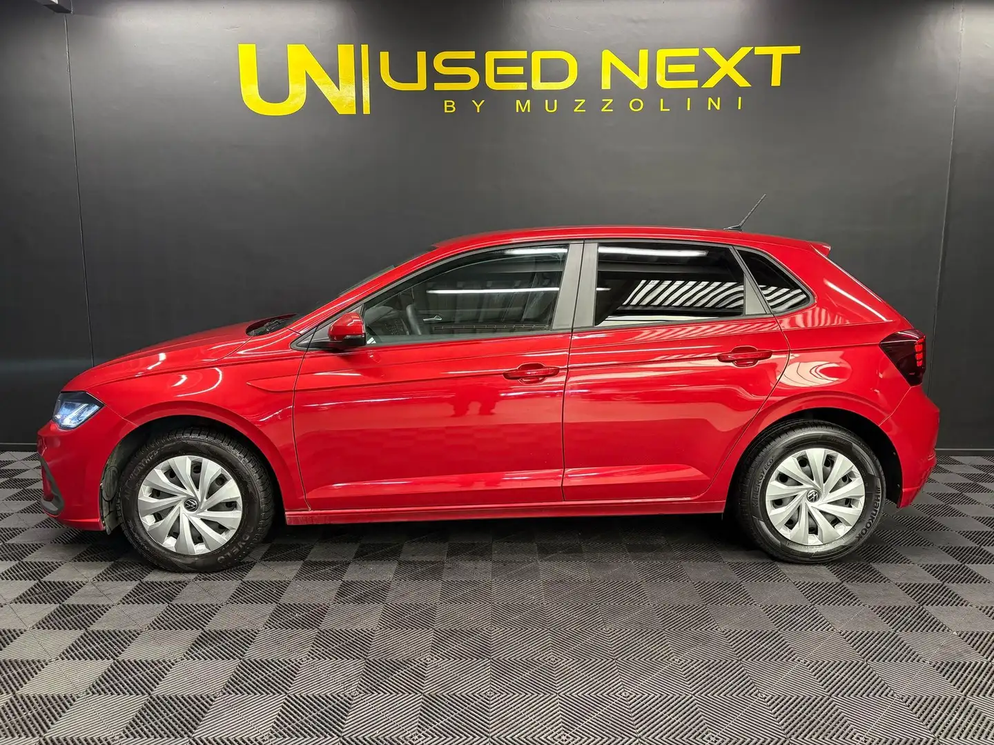 Volkswagen Polo VI 1.0 95CV Rouge - 2