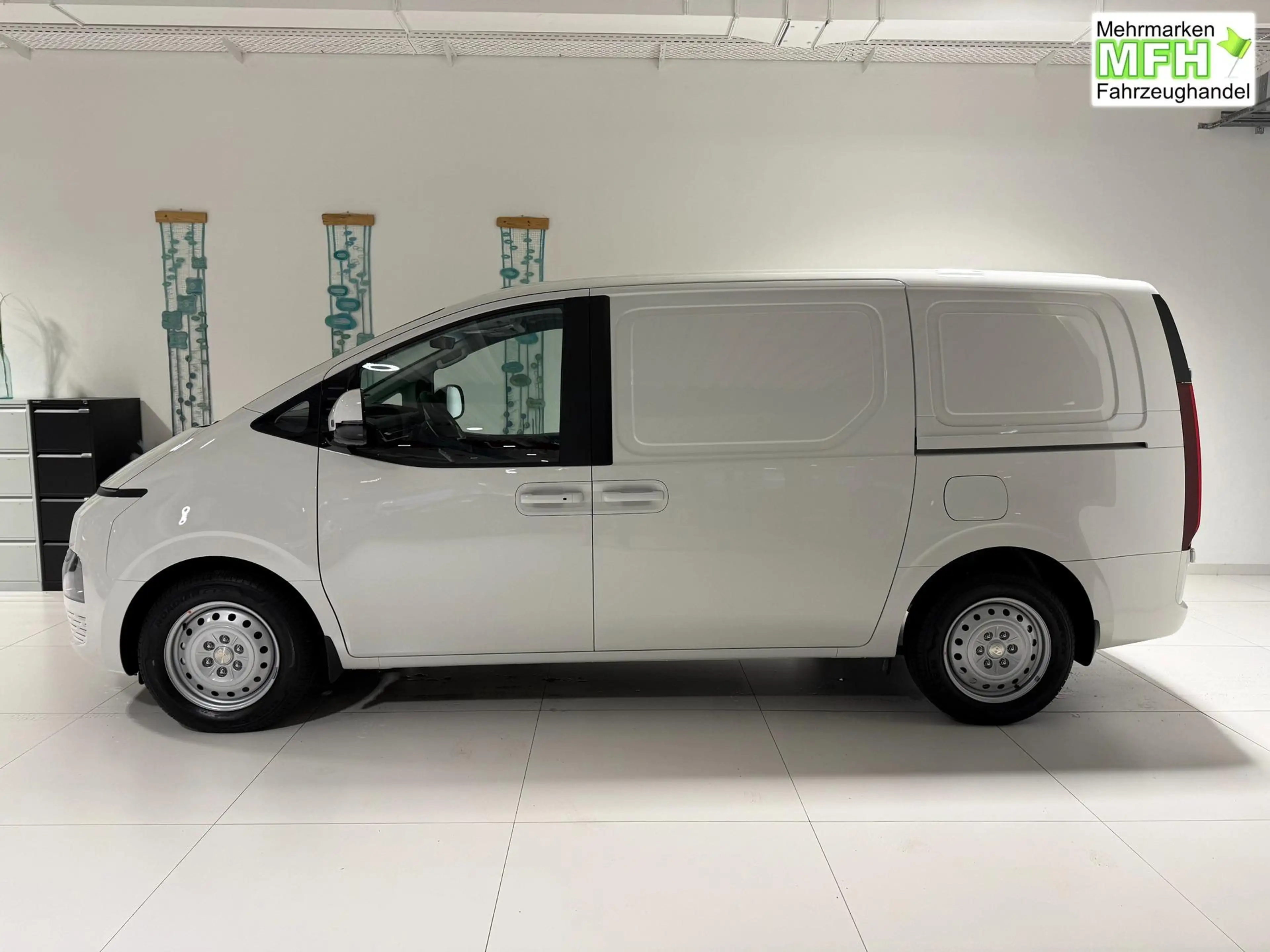 Hyundai STARIA Kastenwagen 1.6 T-GDi HEV 165 kW (224 PS) Sitz-... — photo 3