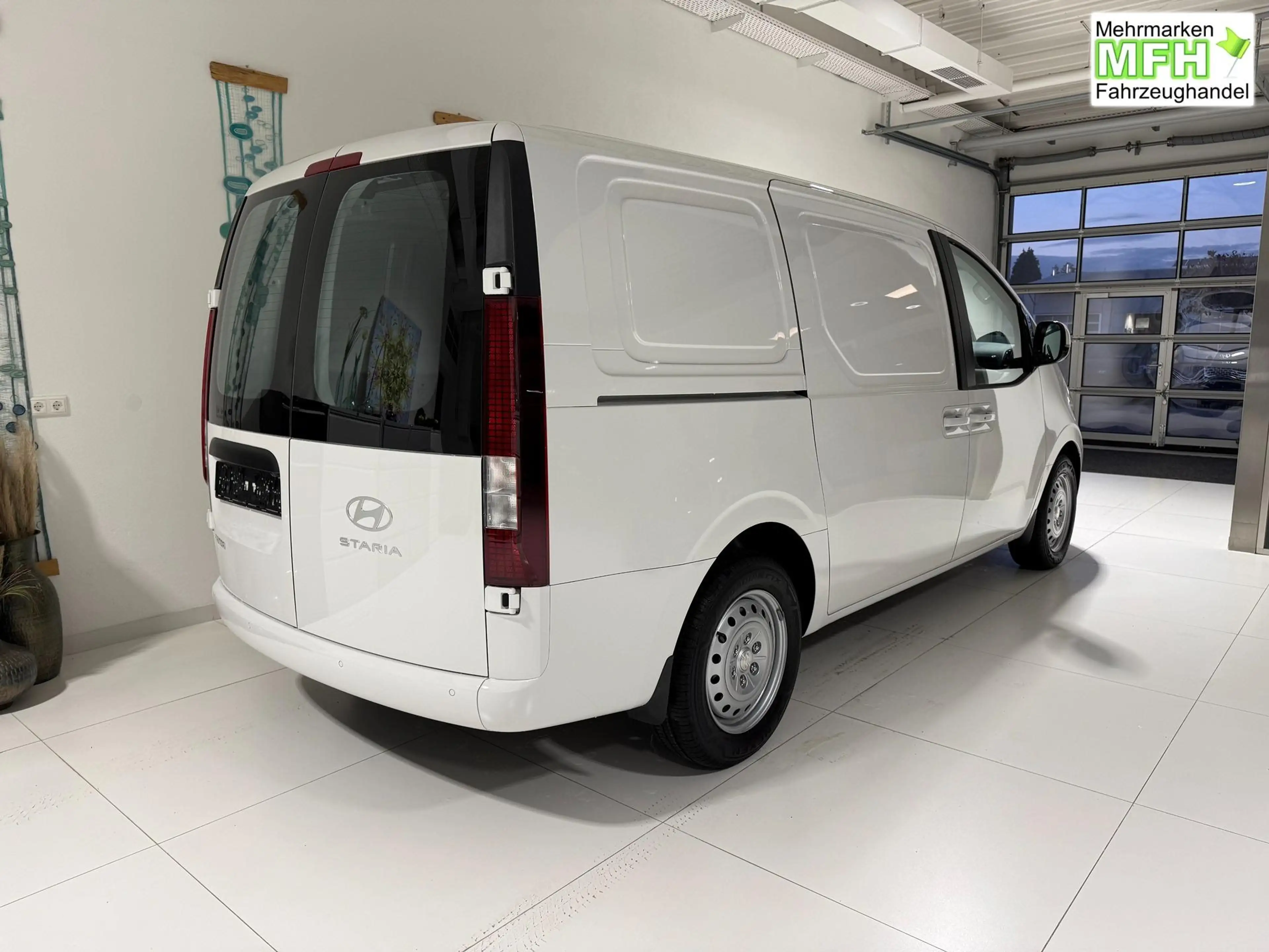 Hyundai STARIA Kastenwagen 1.6 T-GDi HEV 165 kW (224 PS) Sitz-... — photo 5