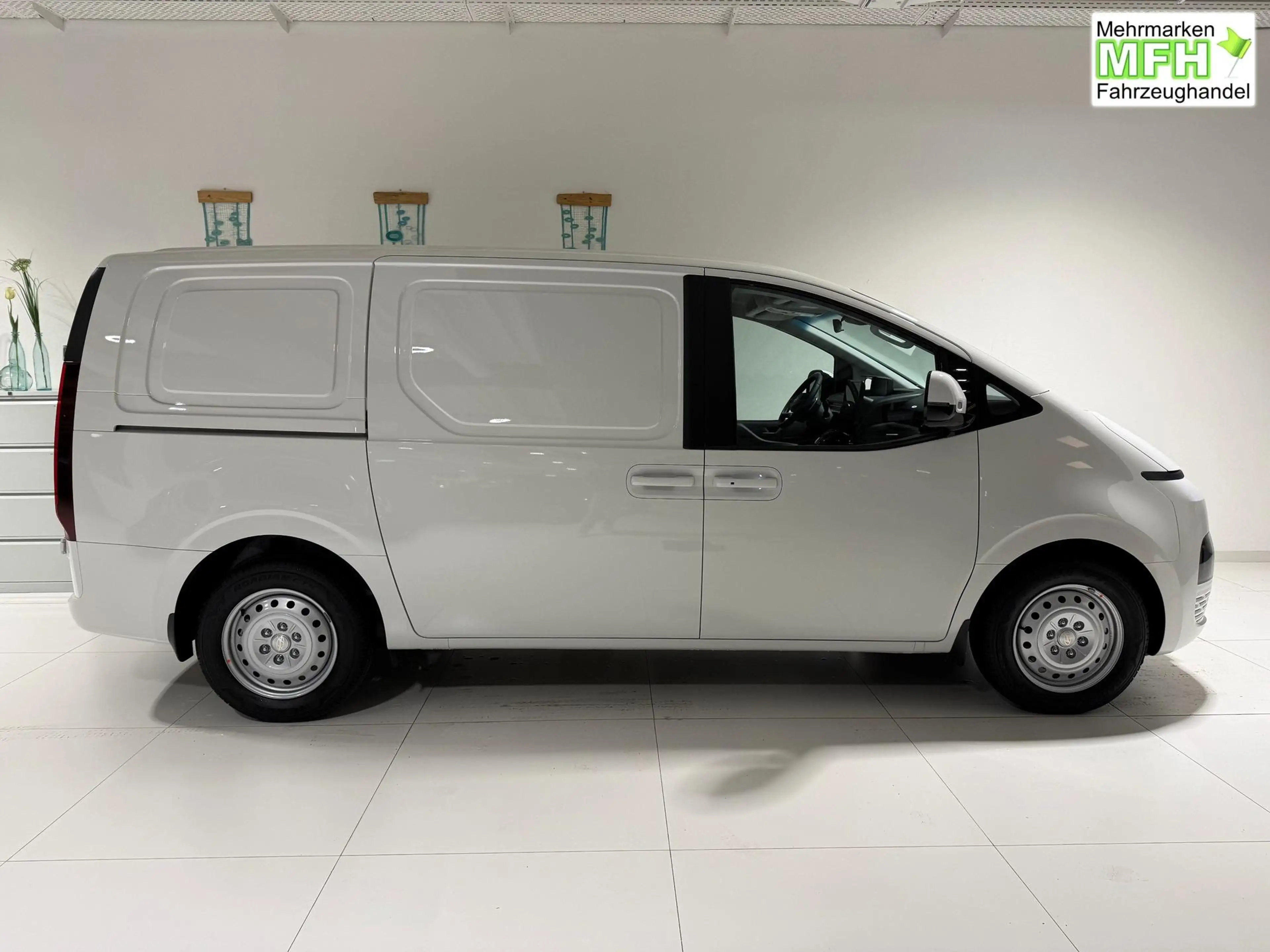 Hyundai STARIA Kastenwagen 1.6 T-GDi HEV 165 kW (224 PS) Sitz-... — photo 4