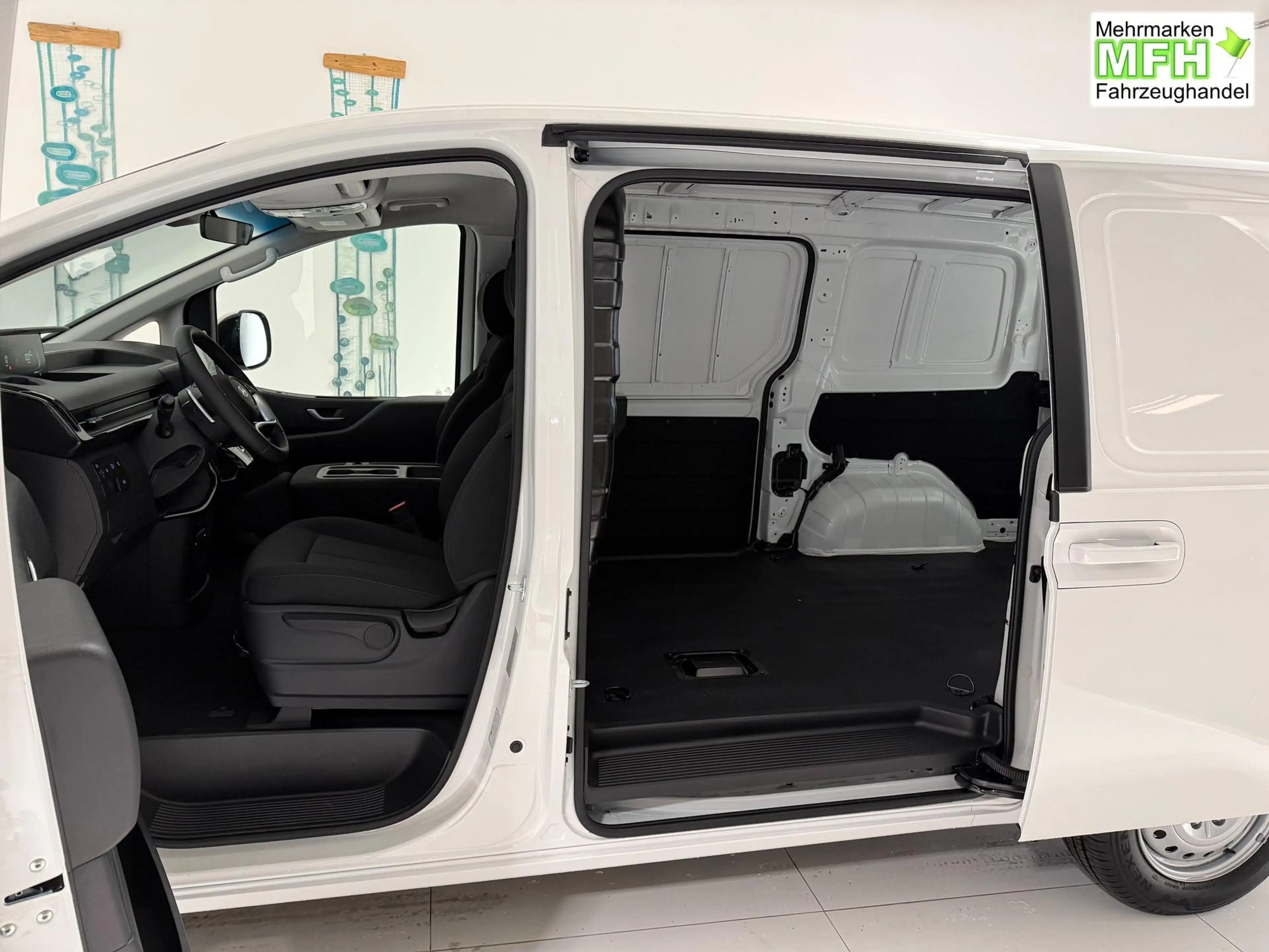 Hyundai STARIA Kastenwagen 1.6 T-GDi HEV 165 kW (224 PS) Sitz-... — photo 10