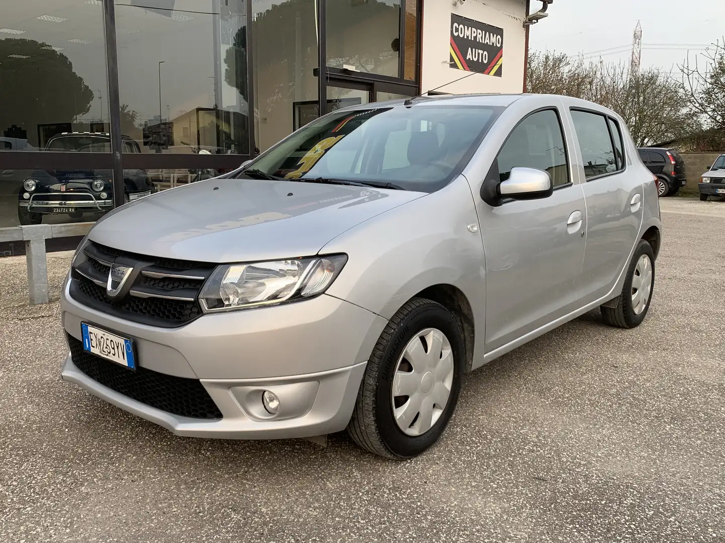 Dacia Sandero 1.2 Laureate Gpl 75cv UNICO PROPR - X NEOPATENTATI Silber - 1