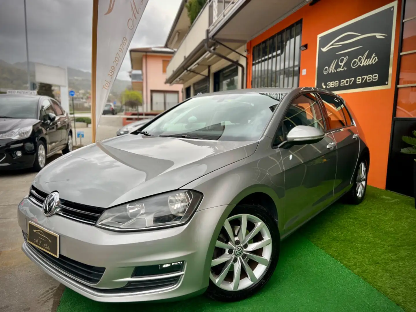 Volkswagen Golf 1.6 TDI 5p. Highline BlueMotion Technology Argent - 1