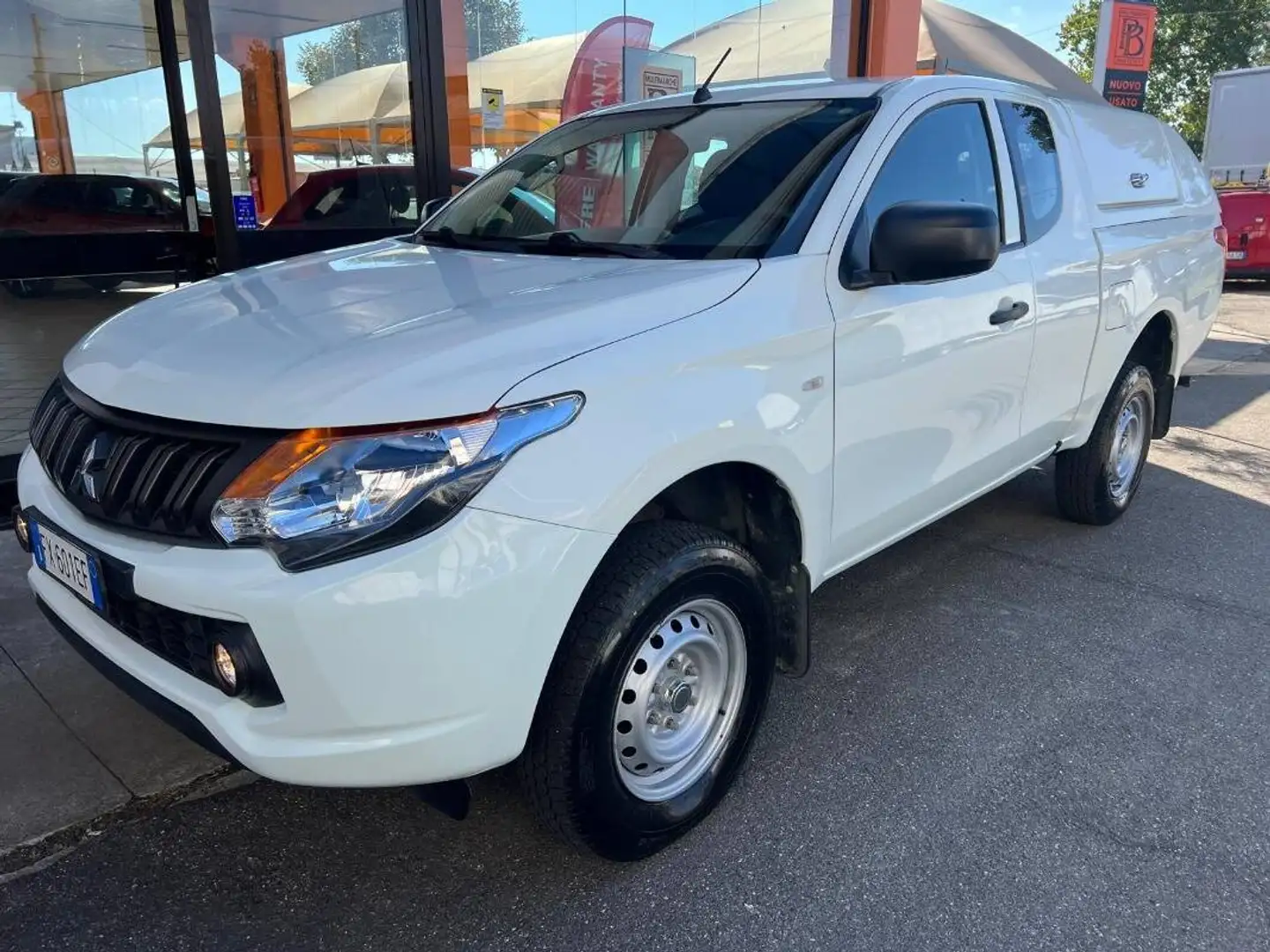 Mitsubishi L200 Cl.cab 2.4d Invite 4wd 154cv N1 E6 Bianco - 1