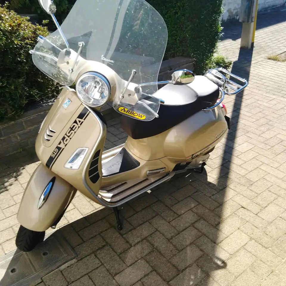 Vespa GTS 125