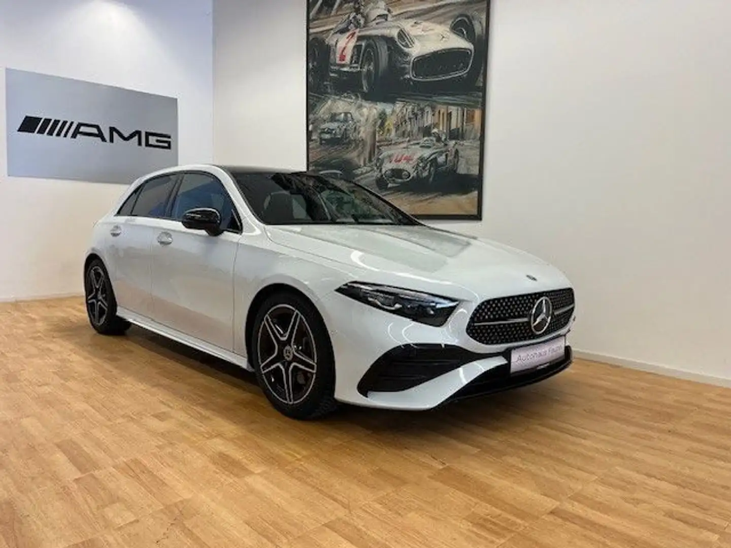 Mercedes-Benz A 220 4Matic AMG-Line Pano HUD Sound Bianco - 1
