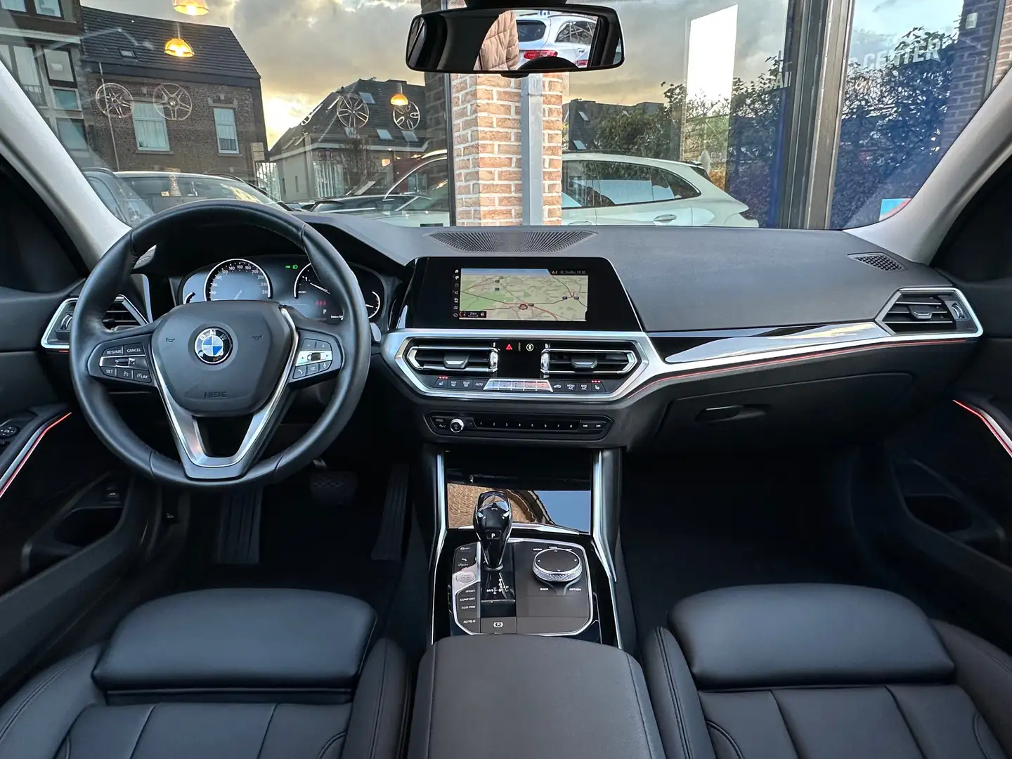 BMW 320 iA LED I Cuir I CarPlay I Nav I Siege chauffant Negro - 2