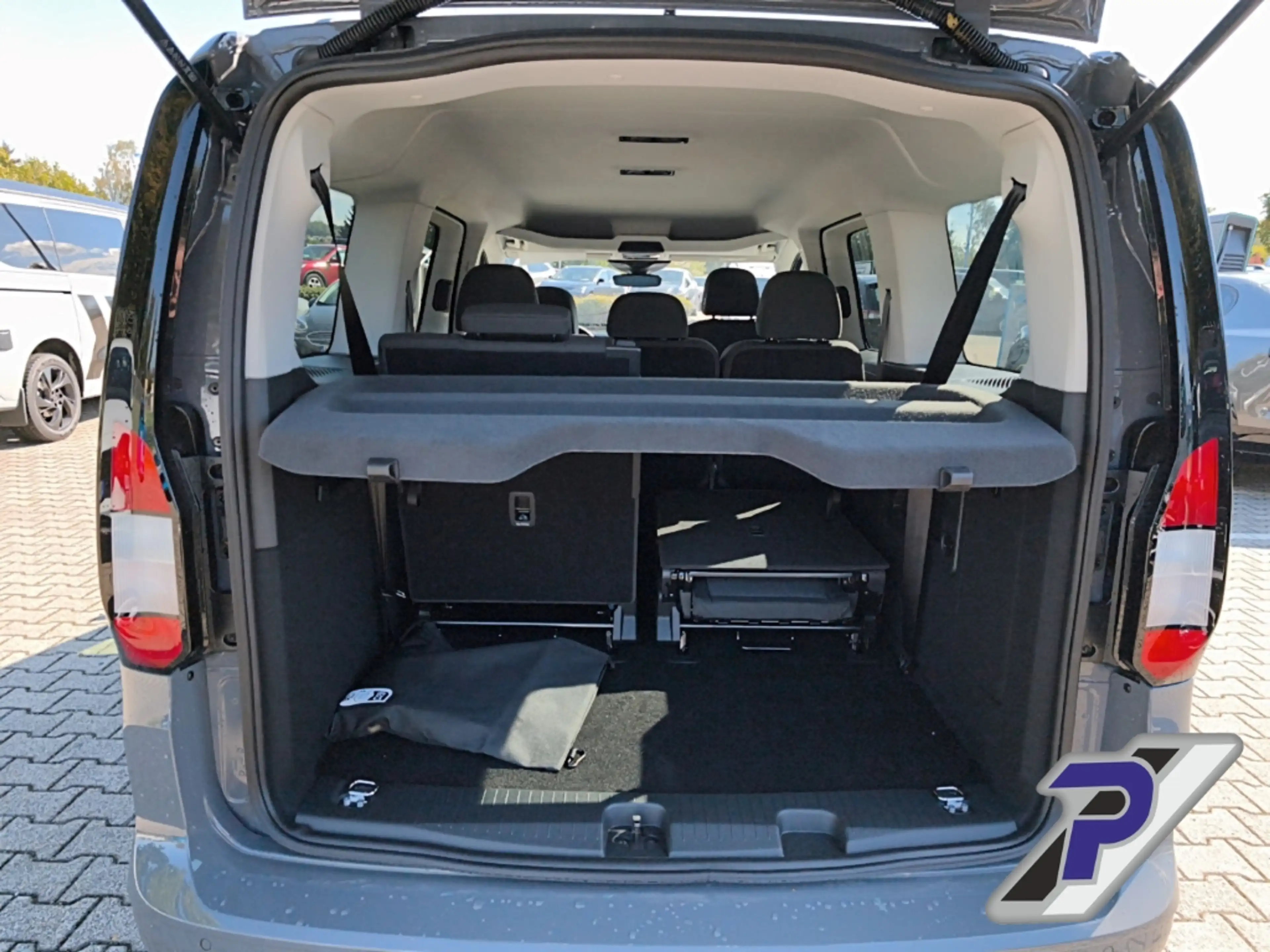 Ford Tourneo Connect PHEV Titanium L2 LED+FAHRERASSIST 8 PLUS+ Digitale — photo 10