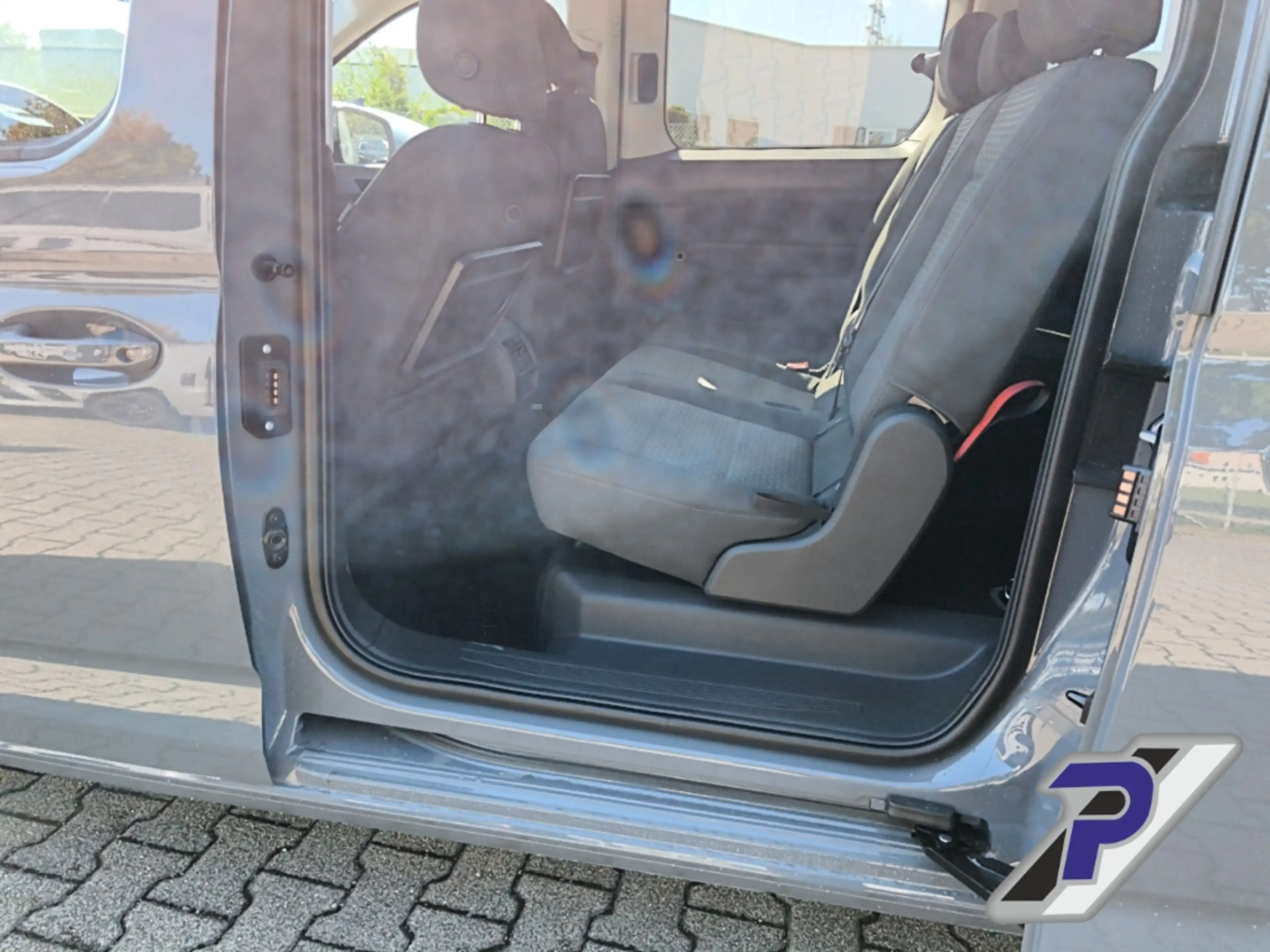 Ford Tourneo Connect PHEV Titanium L2 LED+FAHRERASSIST 8 PLUS+ Digitale — photo 13