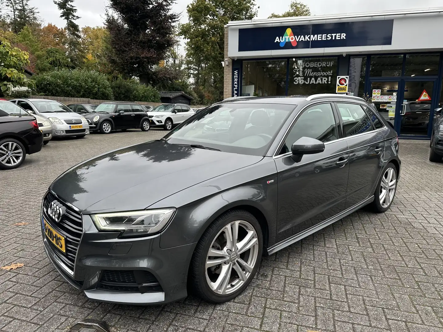 Audi A3 Sportback 30 TFSI S-Tronic 3xS-Line Sport S Line E Gris - 2