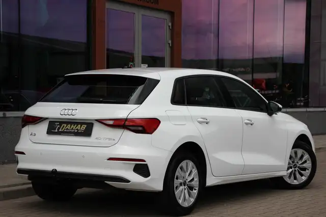 Audi A3 view 9