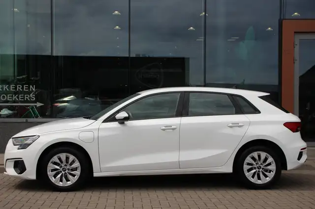 Audi A3 view 8