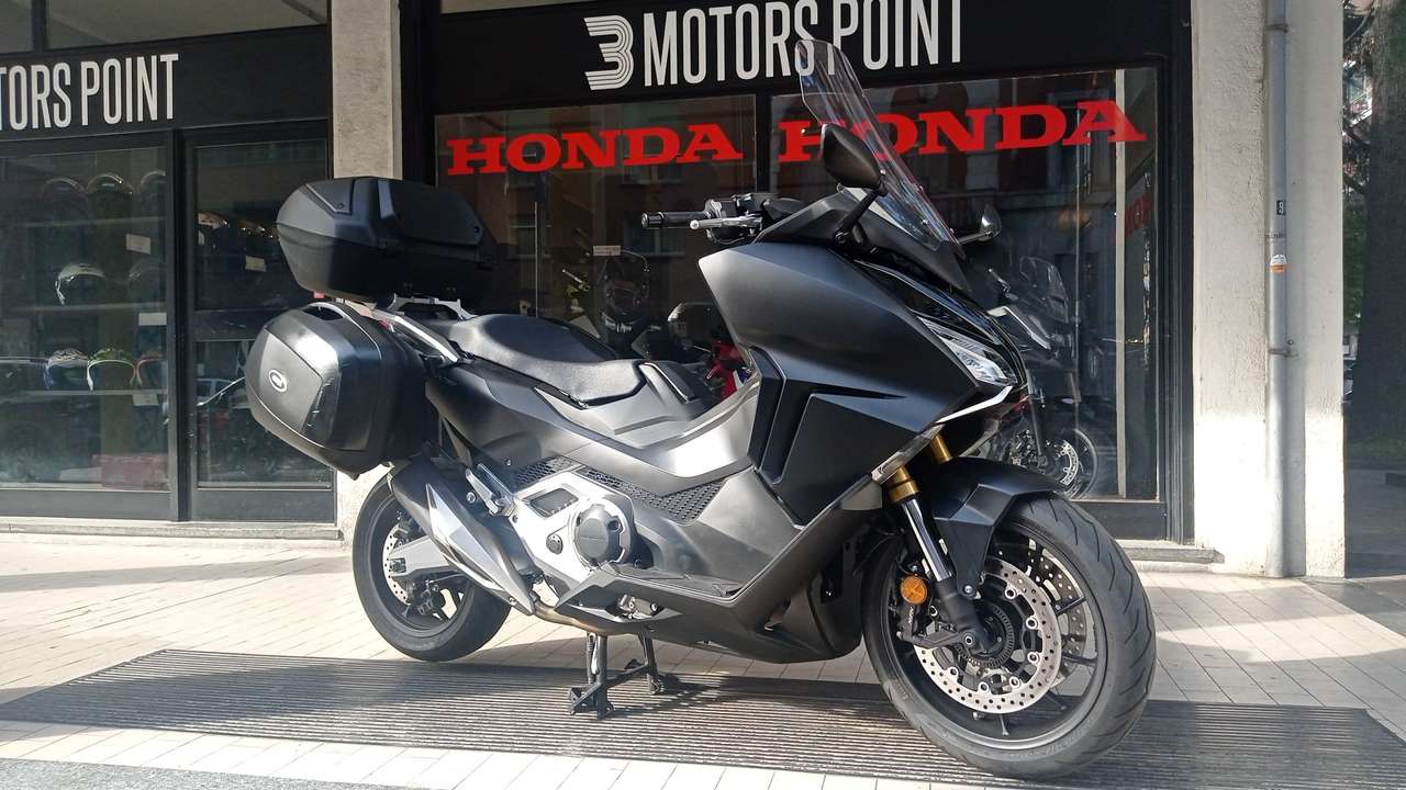 Honda Forza 750