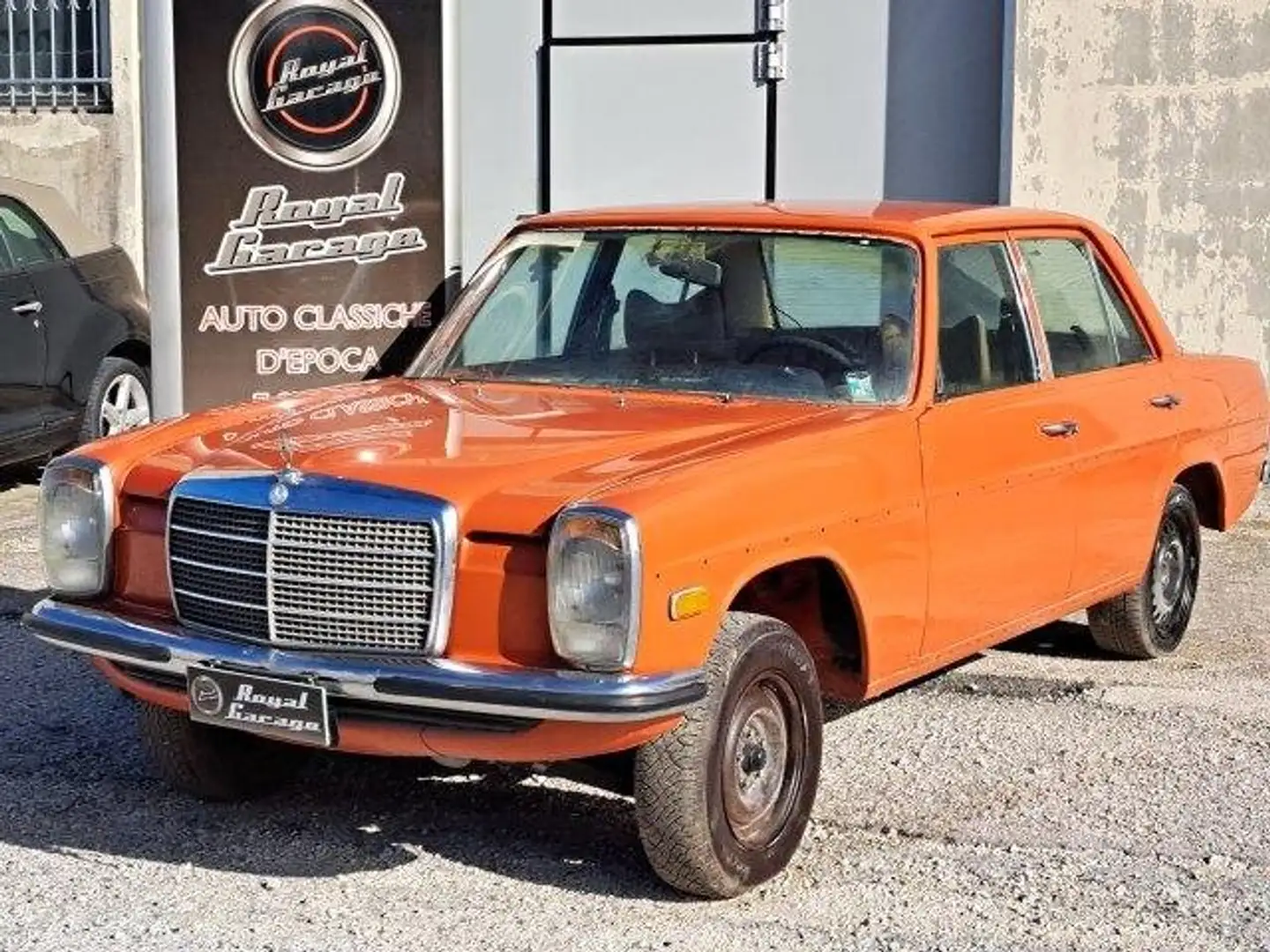 Mercedes-Benz 200 W115 \8 200D - RESTAURO DA ULTIMARE Arancione - 1