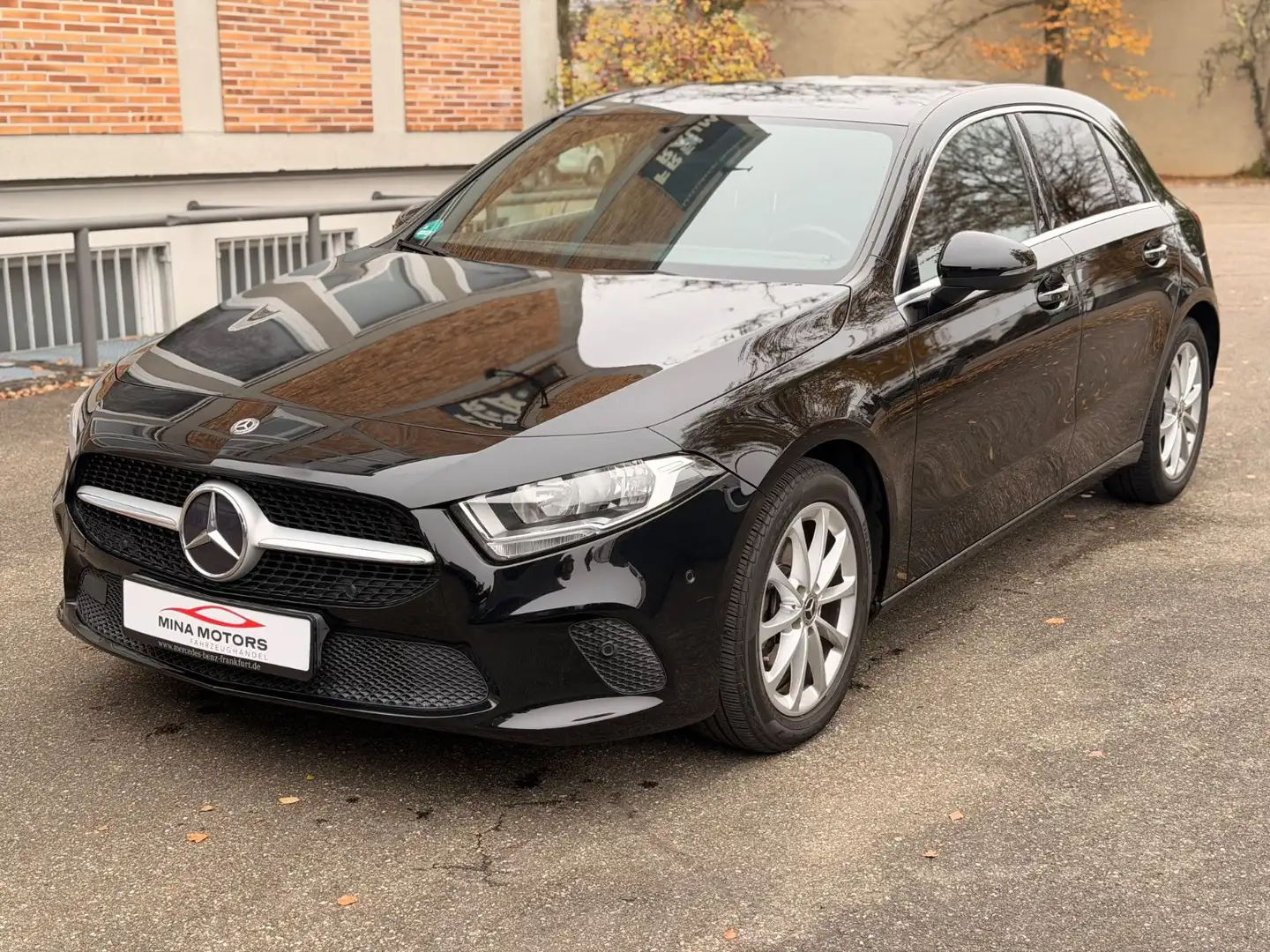 Mercedes-Benz A 180 LED Assist Finanzierung4,69% Garantie Noir - 1