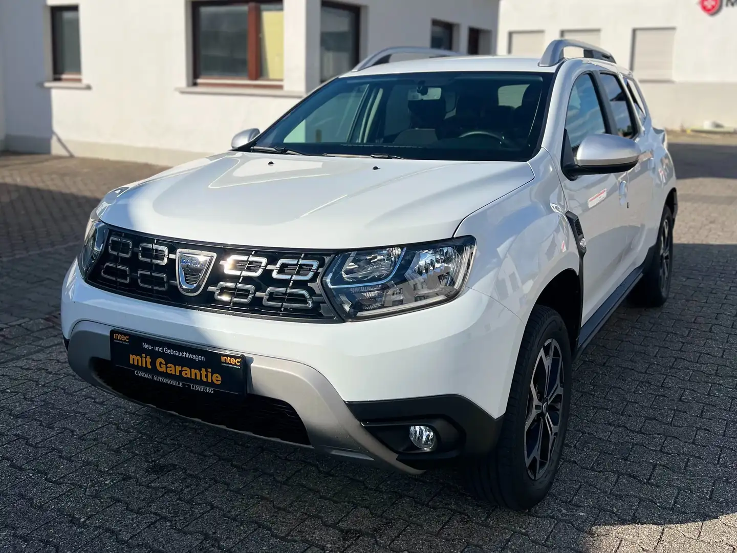 Dacia Duster Prestige*KAMERA*NAVI*WINTERRÄDER GRATIS Blanc - 1