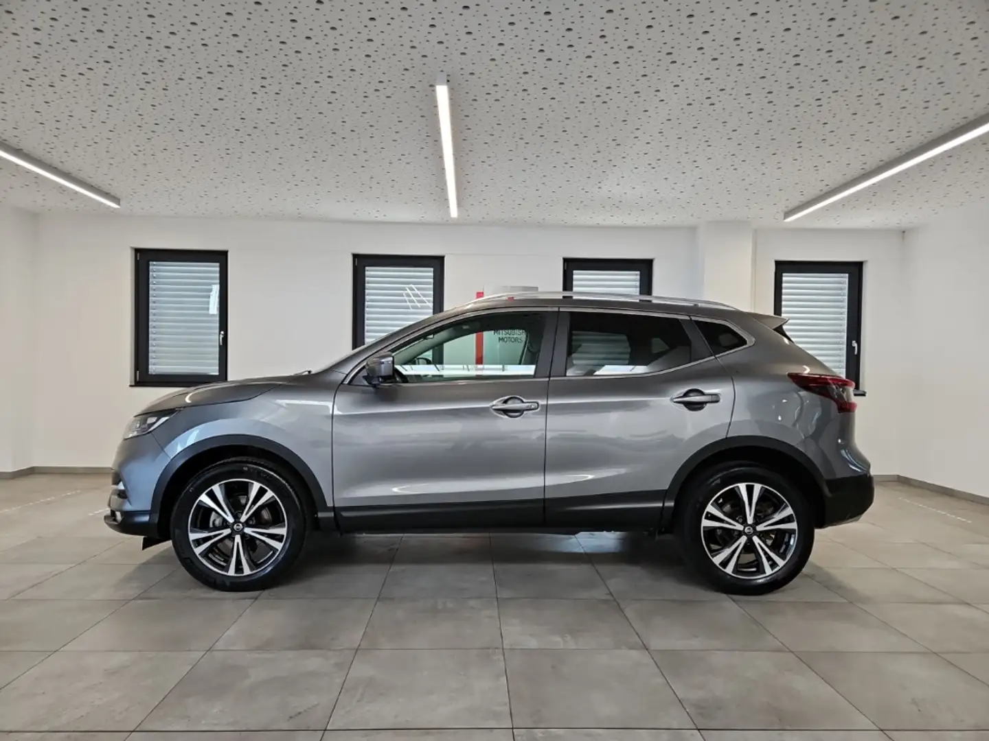 Nissan Qashqai 1.3 DIG-T Zama Pano Navi Tempomat Klima Grau - 2